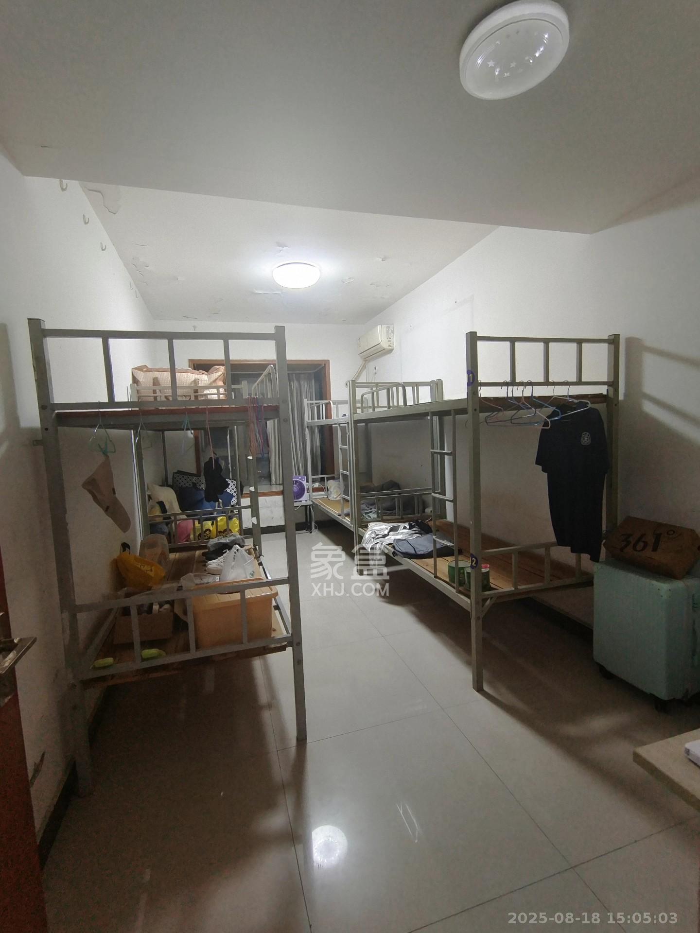 德庆水韵山城 4室2厅2卫 2400.0元/月 德庆水韵山城 4室2厅2卫 2400.0元/月室内图