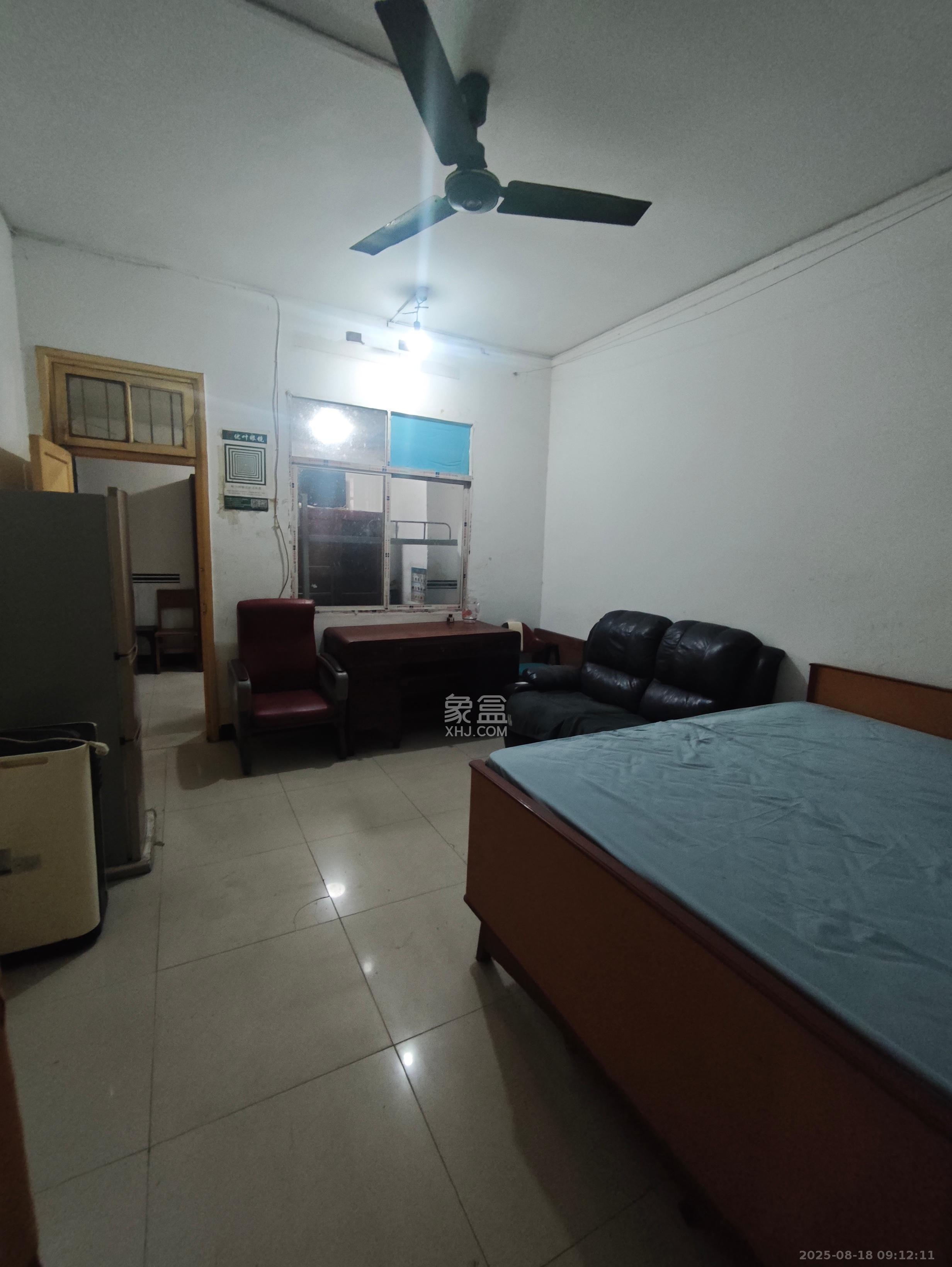 湖南省茶叶有限公司(浏正街)  1室1厅1卫    1200.0元/月 湖南省茶叶有限公司(浏正街)  1室1厅1卫    1200.0元/月