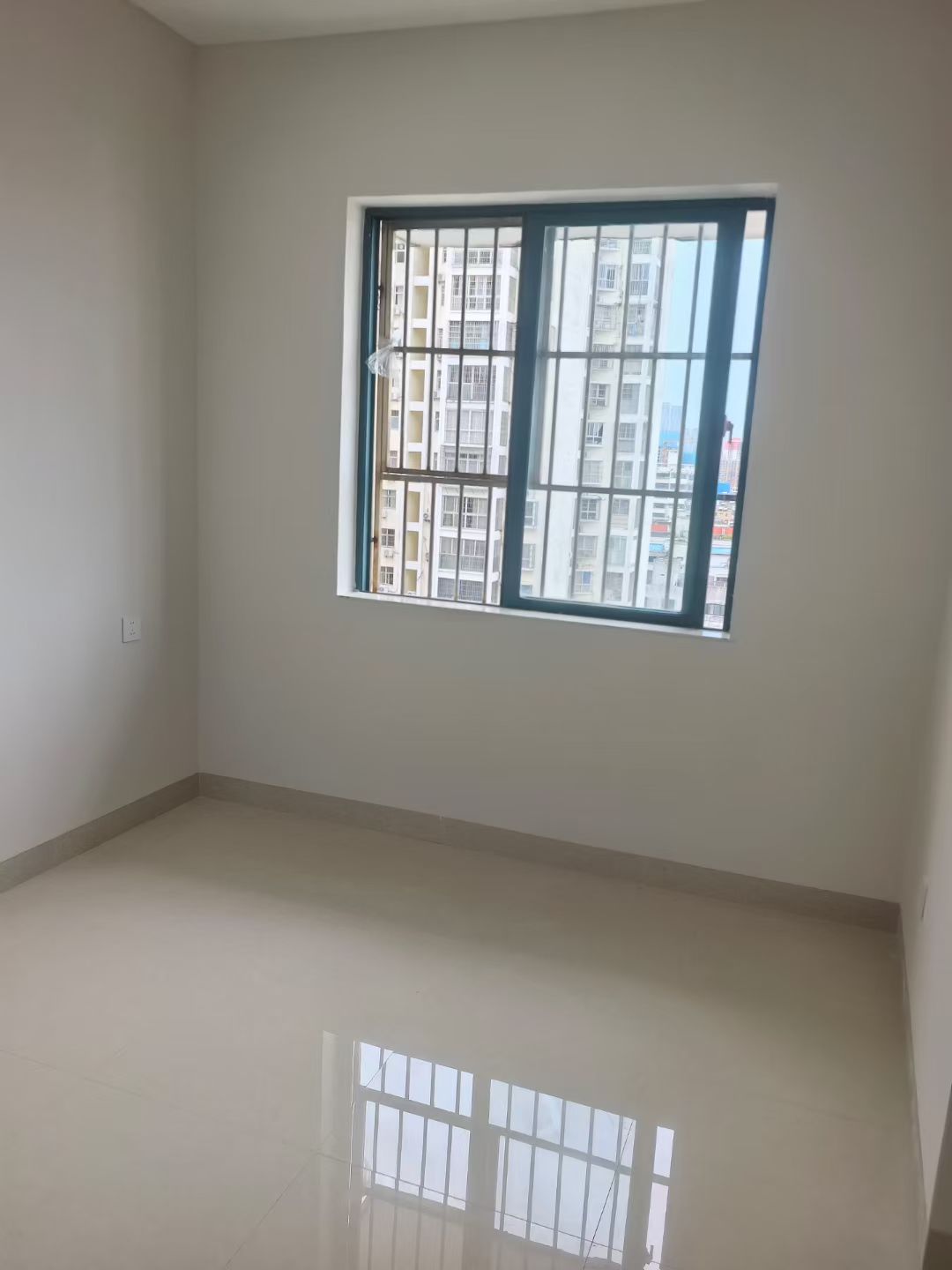 中景花园  3室2厅2卫    145.0万 中景花园  3室2厅2卫    145.0万客厅