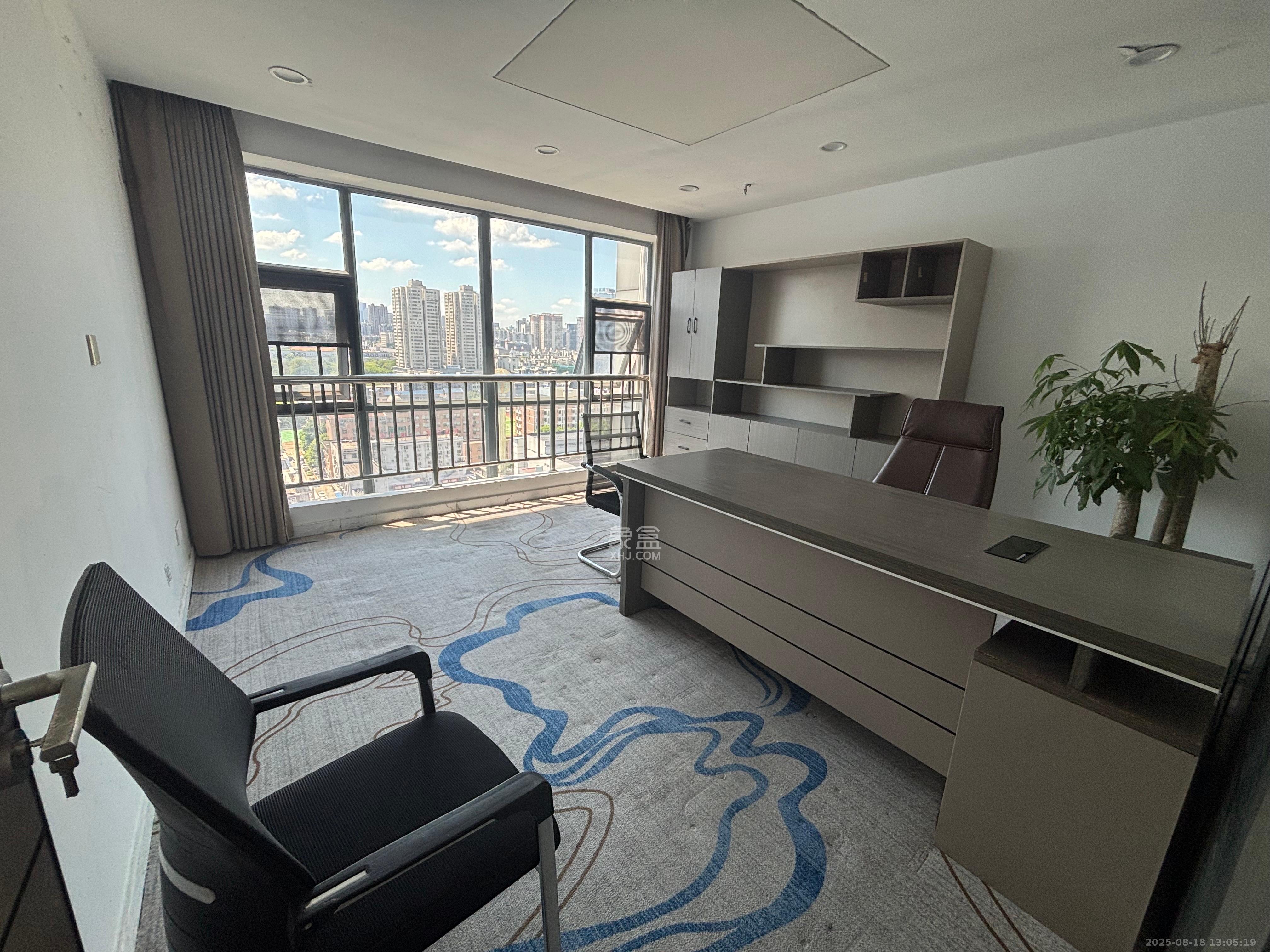 人瑞潇湘国际  4室1厅1卫    8500.0元/月室内图