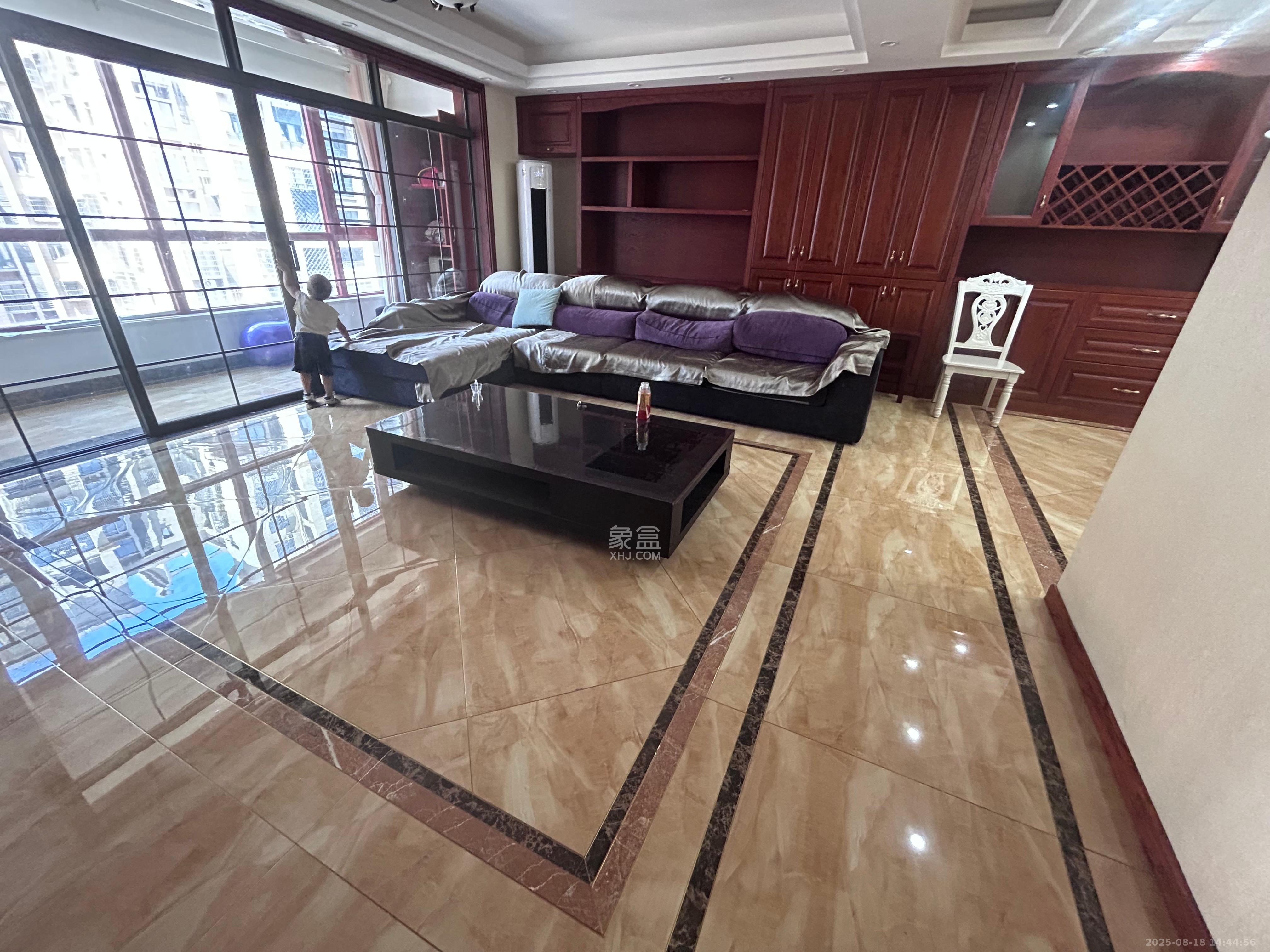 好望谷  3室2厅2卫    2700.0元/月 好望谷  3室2厅2卫    2700.0元/月