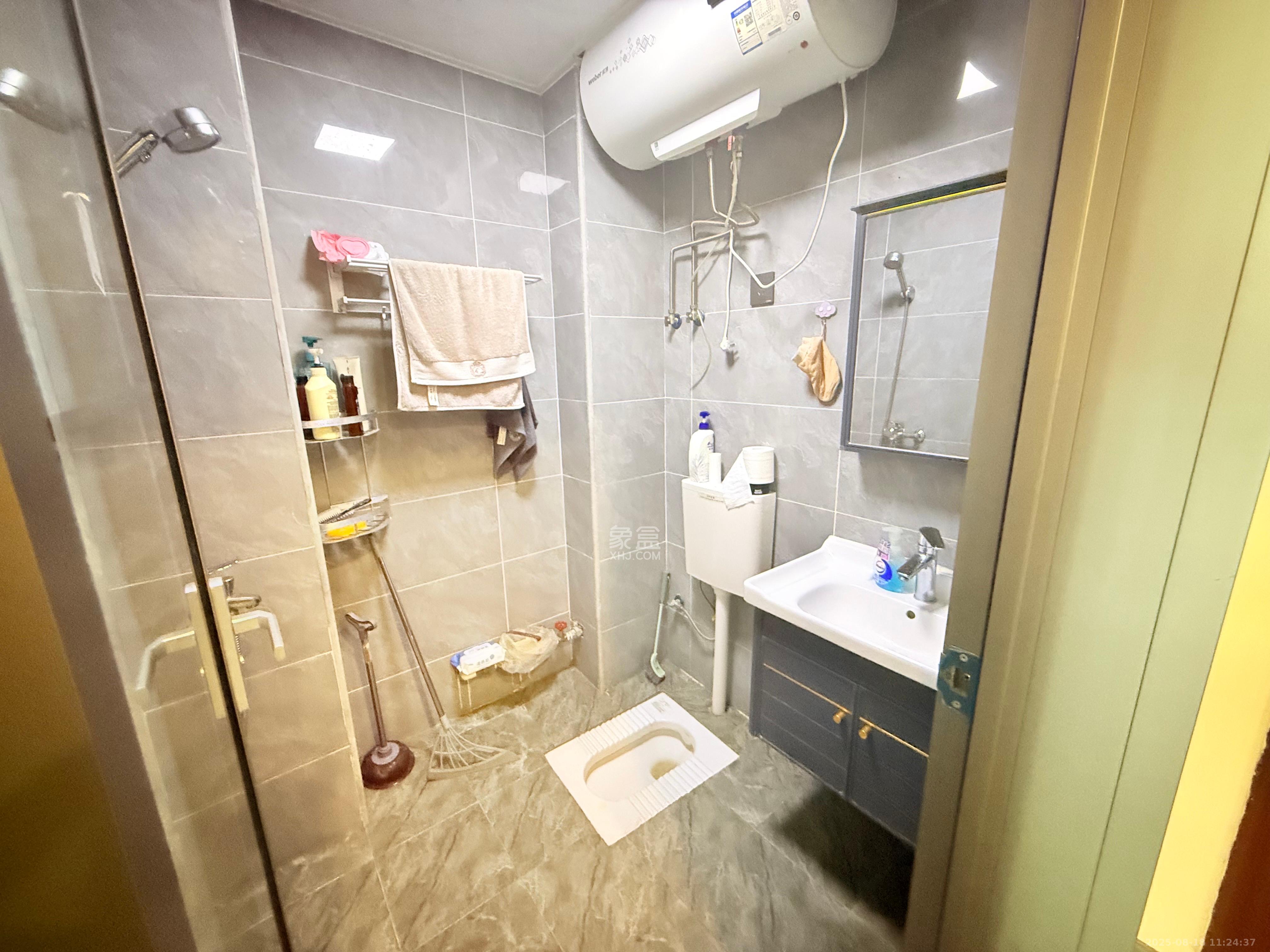 星城映象  1室1厅1卫    1600.0元/月室内图