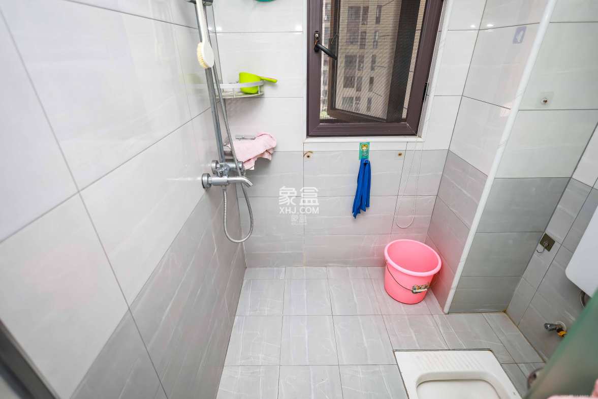 奥克斯缔壹城 4室2厅2卫 168.0万 奥克斯缔壹城 4室2厅2卫 168.0万卫生间