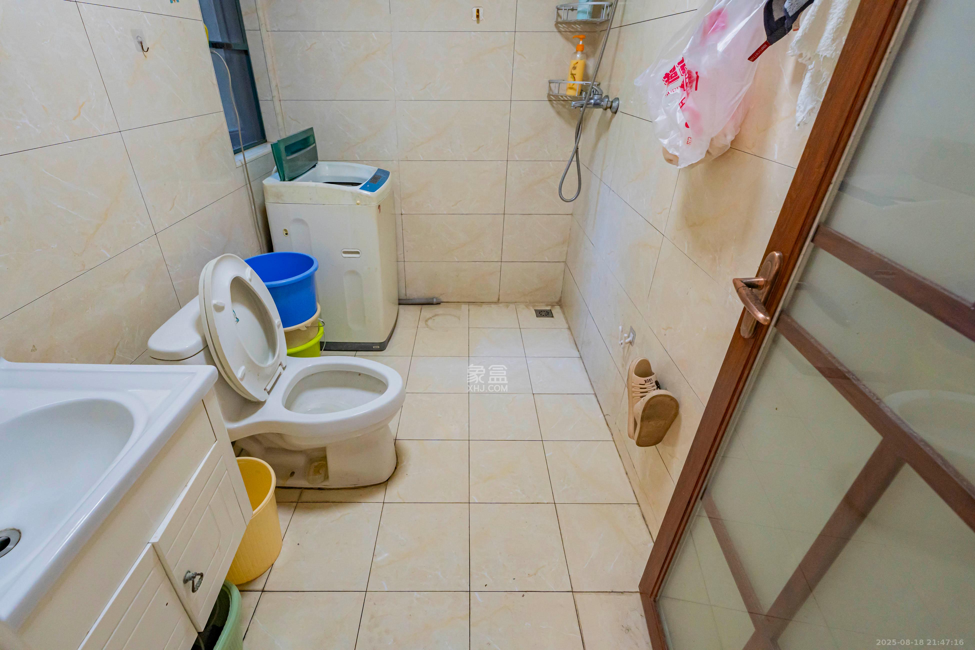 恒大雅苑 4室2厅2卫 108.0万 恒大雅苑 4室2厅2卫 108.0万卫生间