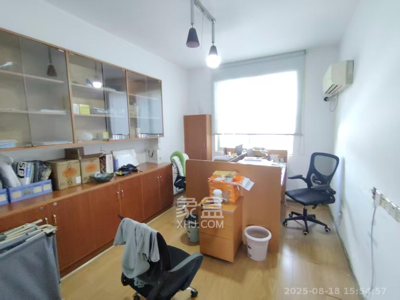 高桥现代商贸城  4室2厅2卫    4000.0元/月室内图