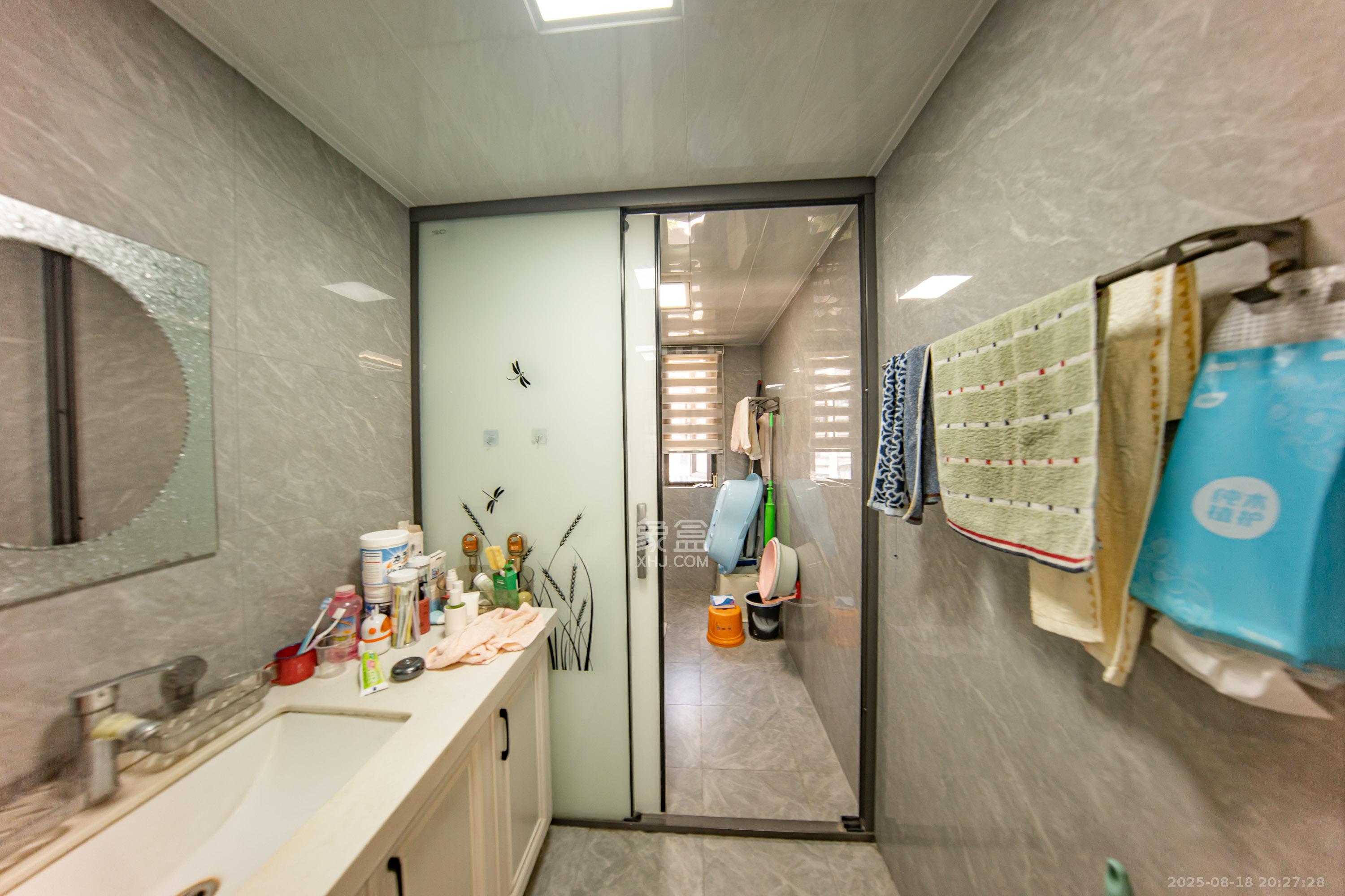 南山十里天池  4室2厅2卫    119.8万 南山十里天池  4室2厅2卫    119.8万卫生间