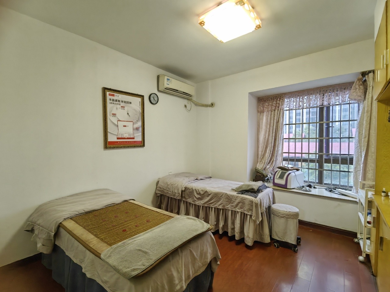 大同芙蓉 4室2厅2卫 79.8万 大同芙蓉 4室2厅2卫 79.8万客厅