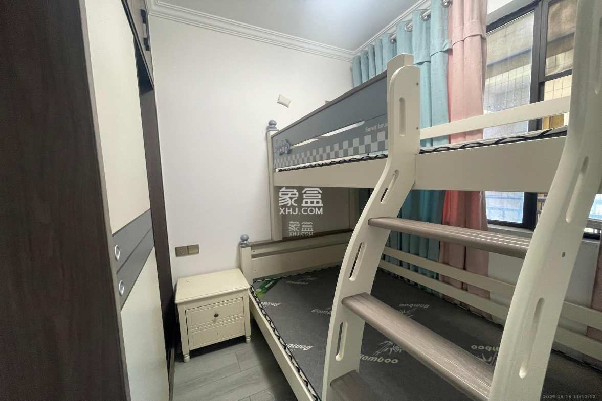 奥克斯滨仕花园(奥克斯洋湖广场/奥克斯中心)  3室2厅2卫    3000.0元/月 奥克斯滨仕花园(奥克斯洋湖广场/奥克斯中心)  3室2厅2卫    3000.0元/月室内图