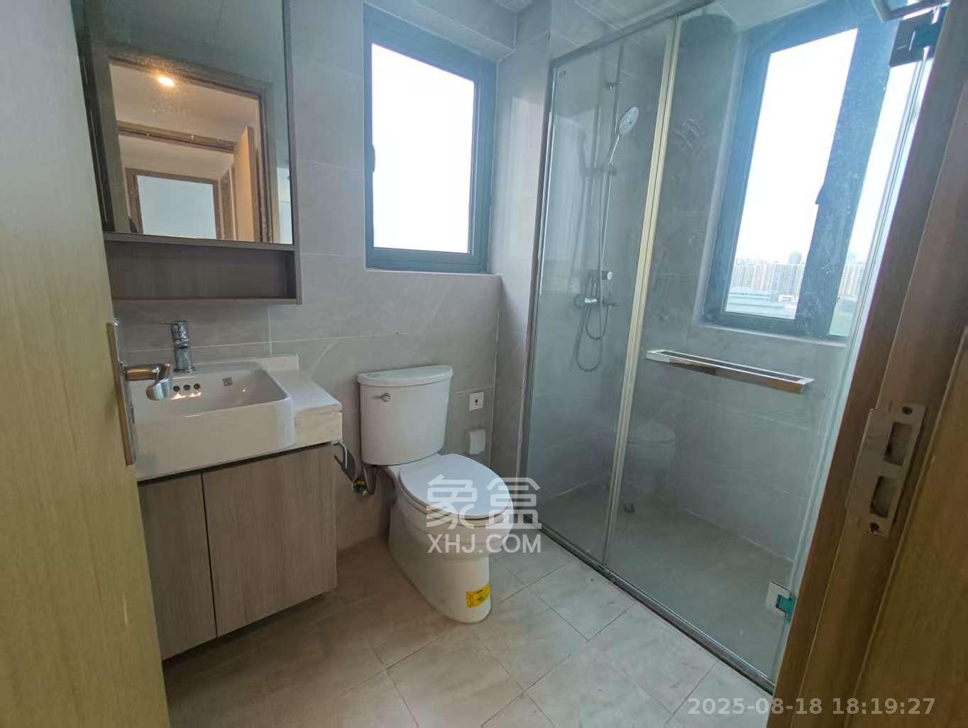 清控湖山雅居南区  4室1厅2卫    2700.0元/月 清控湖山雅居南区  4室1厅2卫    2700.0元/月室内图