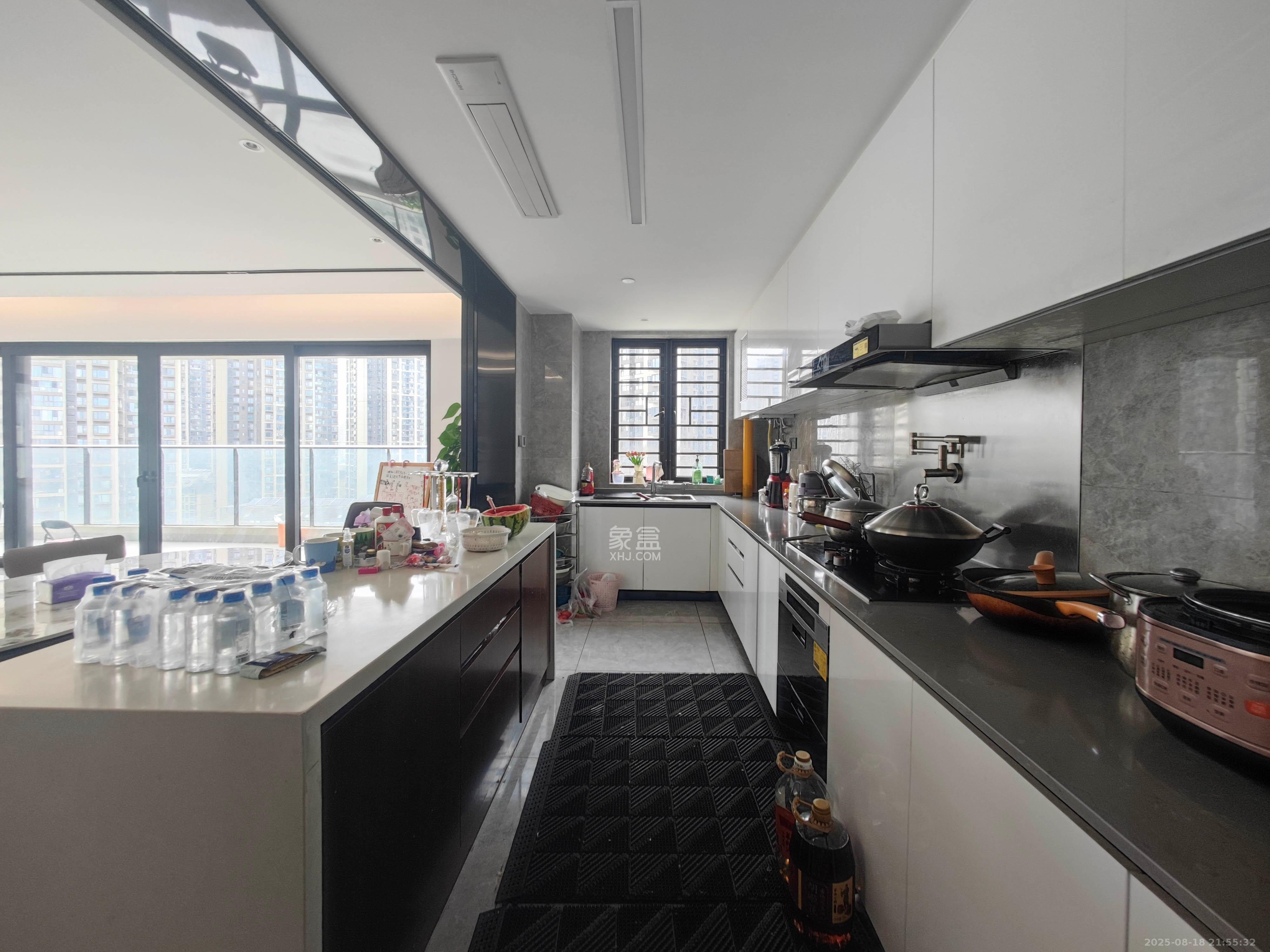 万科魅力之城 4室2厅3卫 270.0万 万科魅力之城 4室2厅3卫 270.0万其他