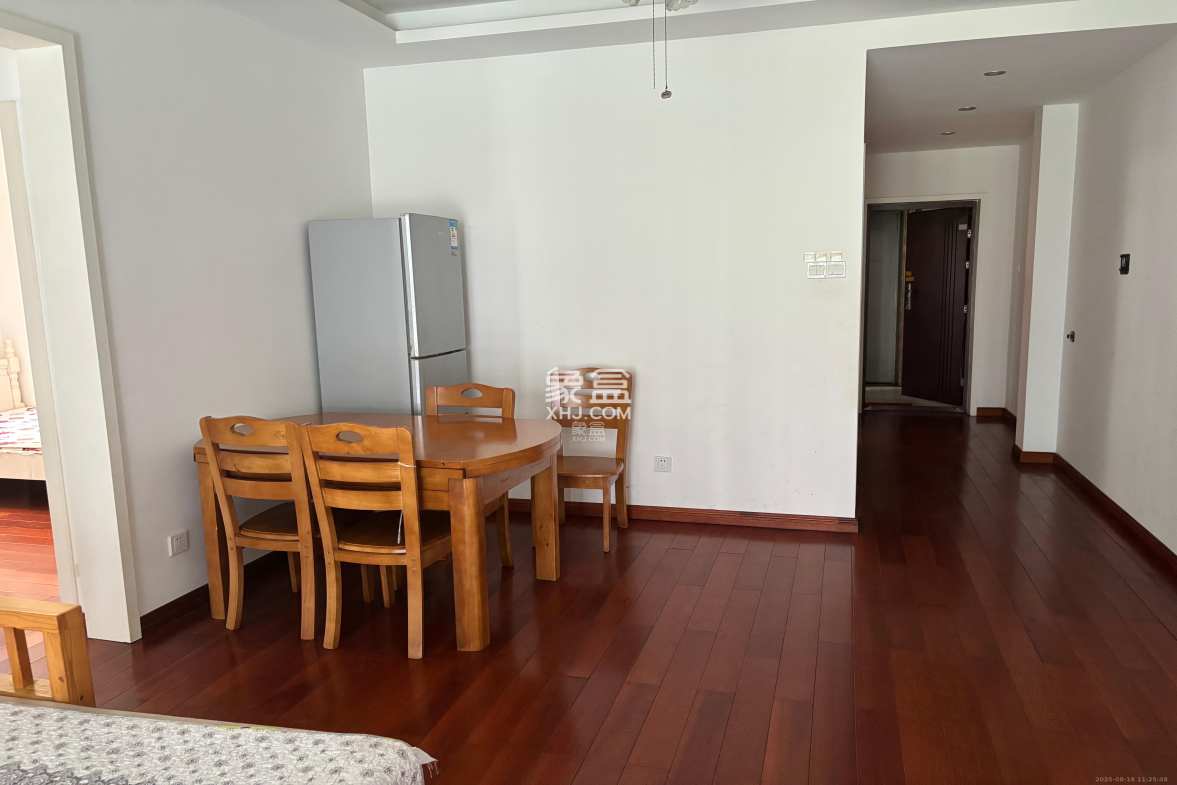 江山帝景雅典  2室2厅1卫    1900.0元/月 江山帝景雅典  2室2厅1卫    1900.0元/月室内图