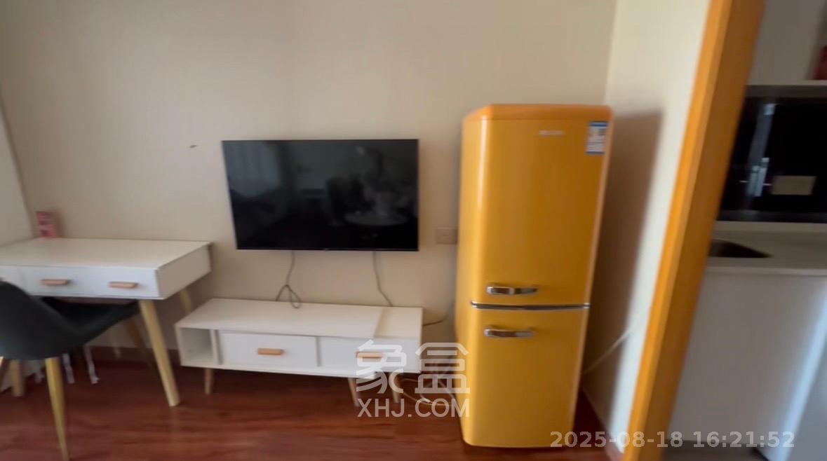 五一钻界  1室1厅1卫   2350.00元/月室内图