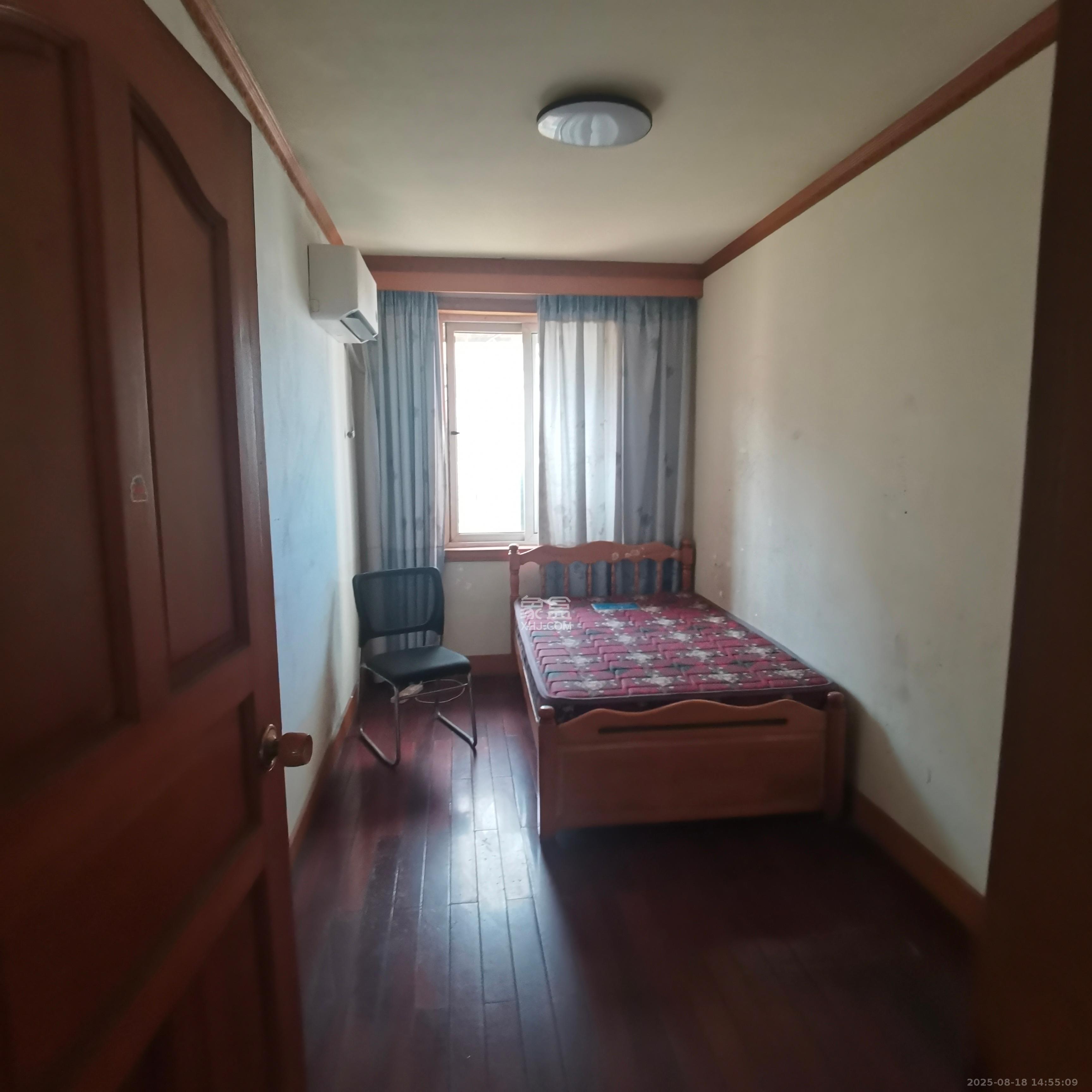 海威大厦  4室2厅2卫    1800.0元/月室内图