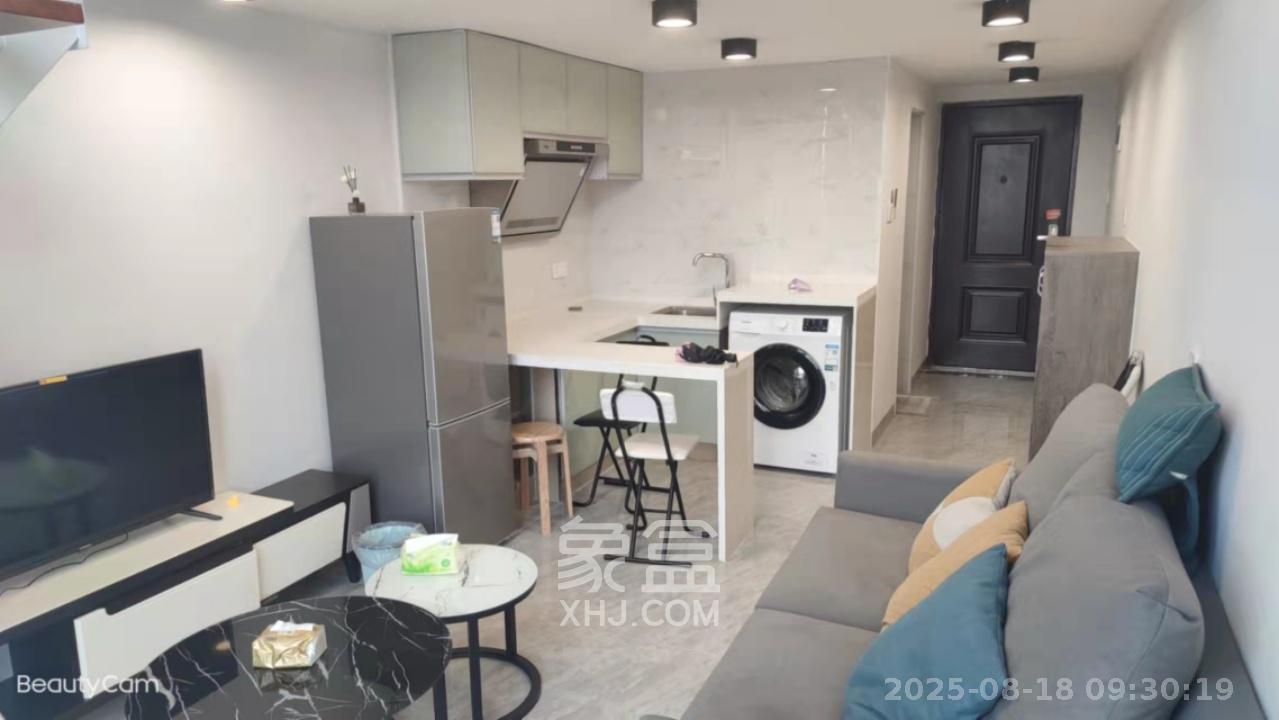 裕天国际商汇中心  2室1厅1卫    1600.0元/月 裕天国际商汇中心  2室1厅1卫    1600.0元/月室内图