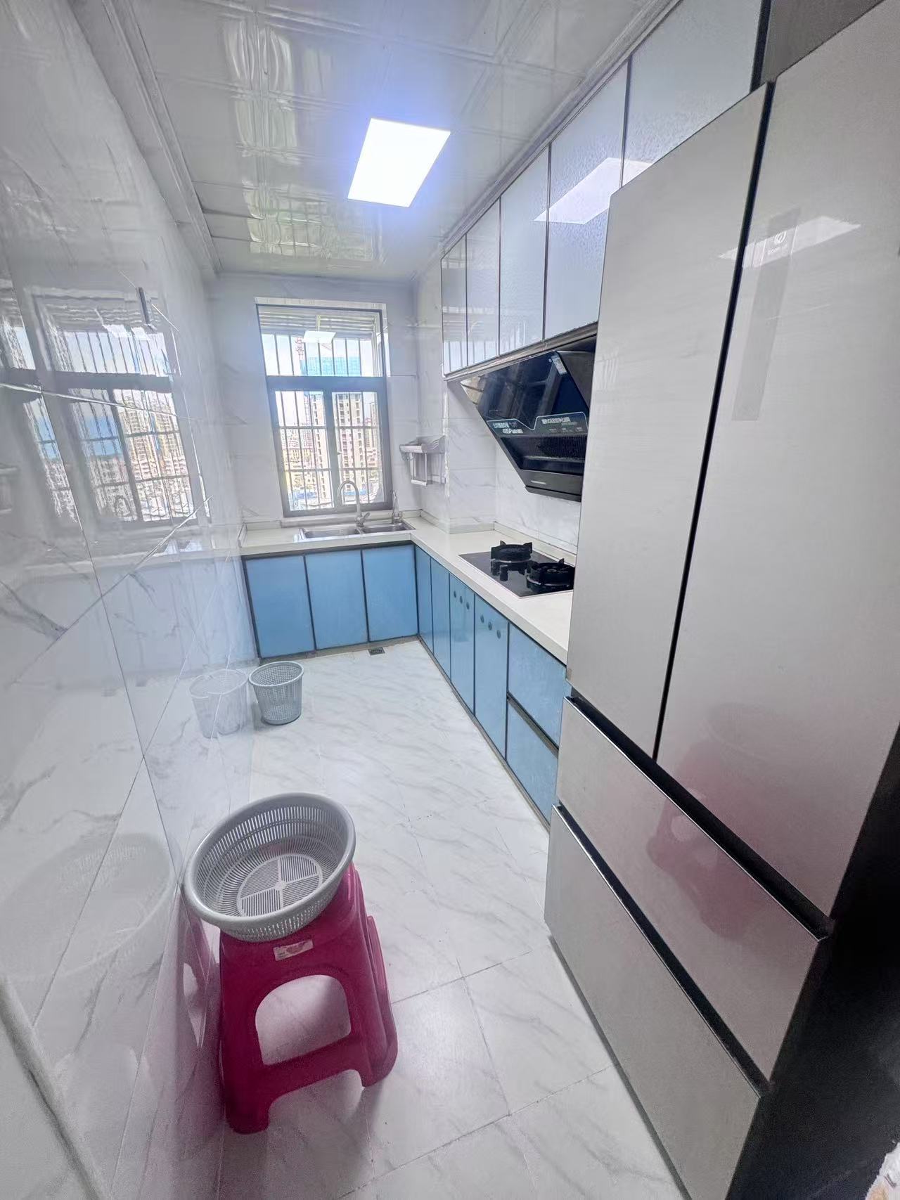 鸿信公寓 2室2厅1卫 2000.00元/月 鸿信公寓 2室2厅1卫 2000.00元/月室内图