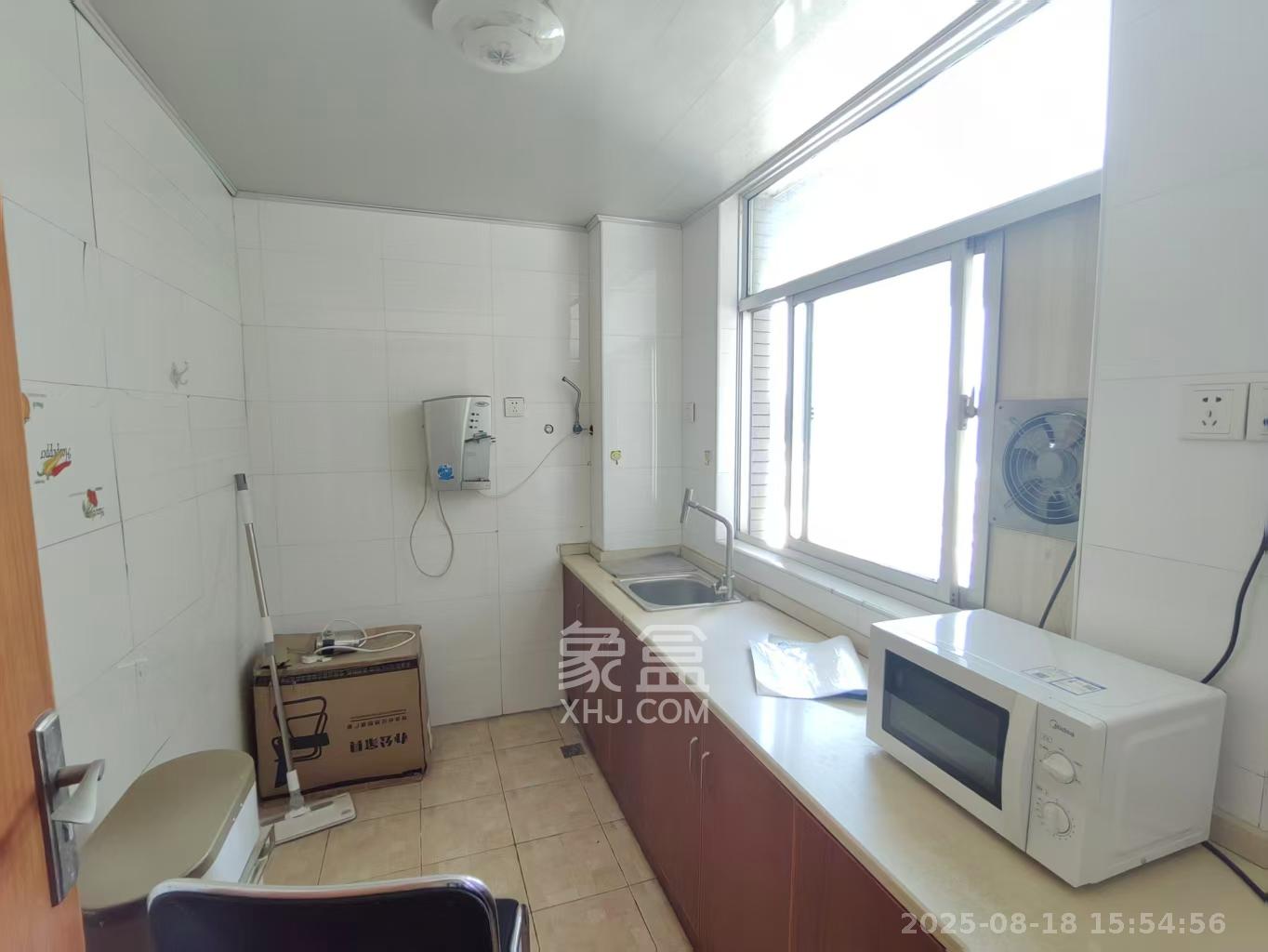 高桥现代商贸城  4室2厅2卫    4000.0元/月室内图