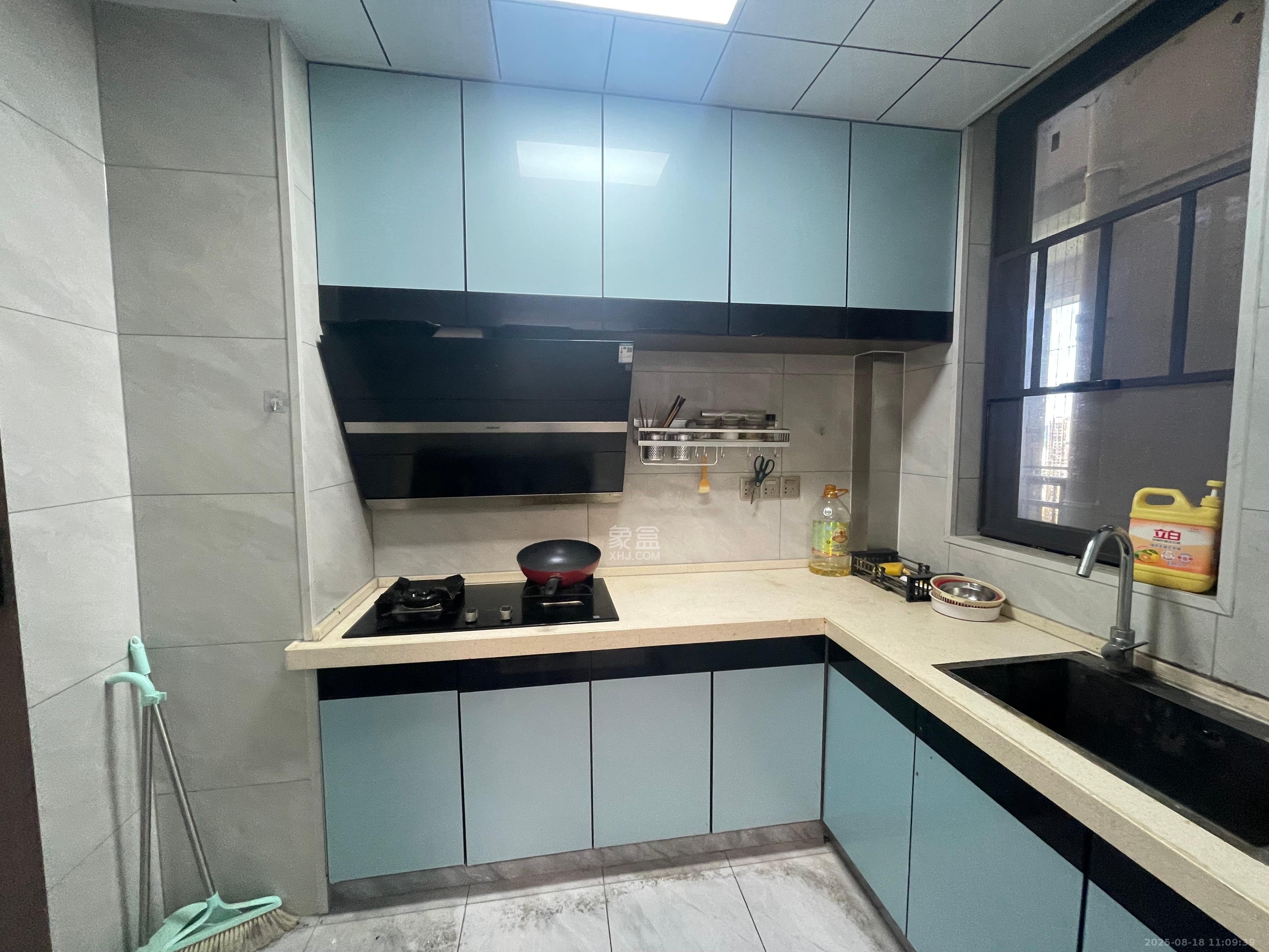 奥克斯滨仕花园（奥克斯洋湖广场/奥克斯中心）  3室2厅2卫    3000.0元/月室内图