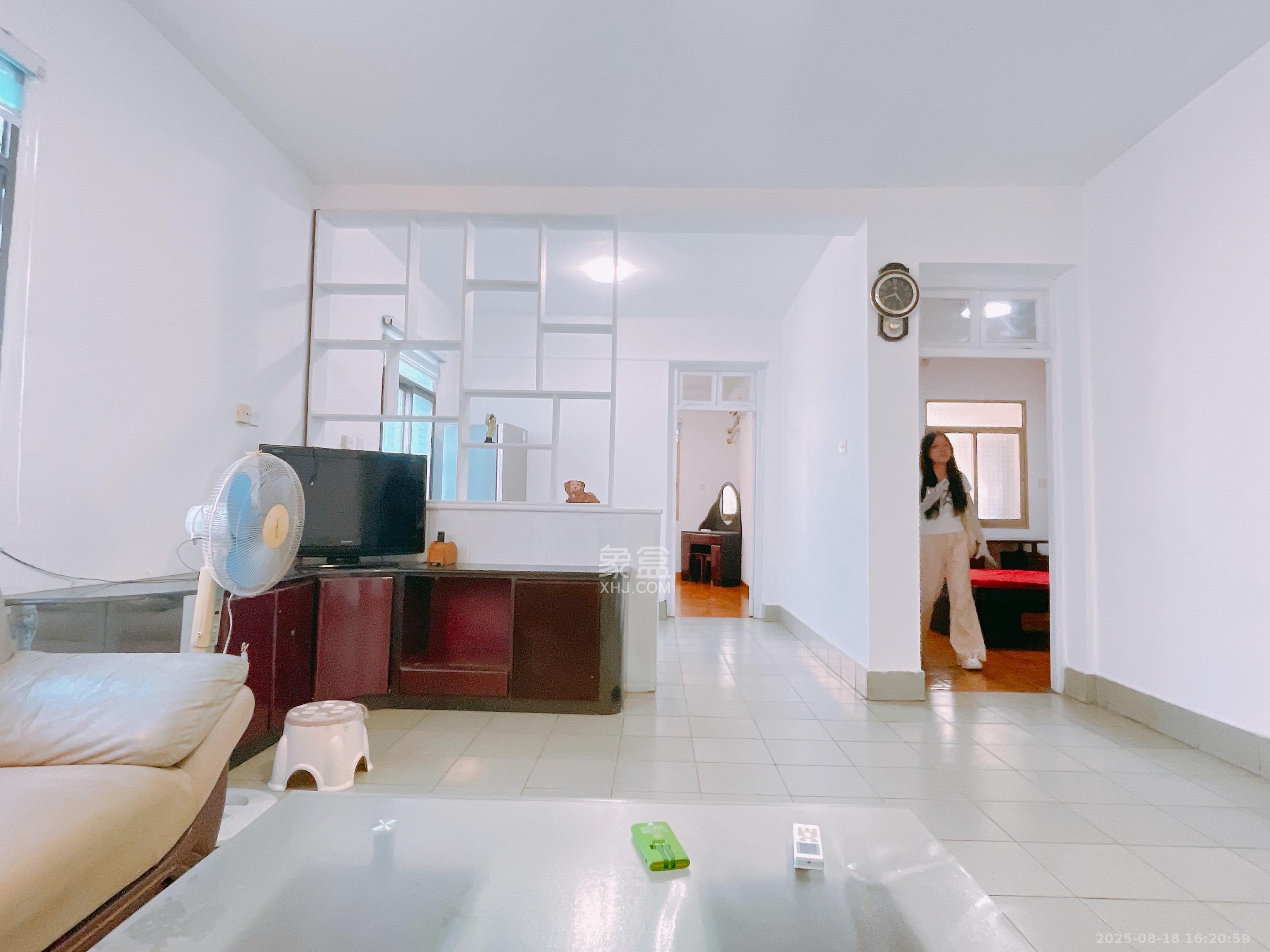 营盘东路、营盘西路散盘  2室1厅1卫    2100.0元/月室内图