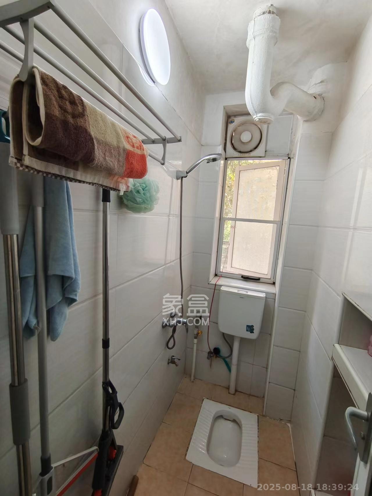 中国水电八局宿舍 3室2厅1卫 2200.0元/月 中国水电八局宿舍 3室2厅1卫 2200.0元/月室内图