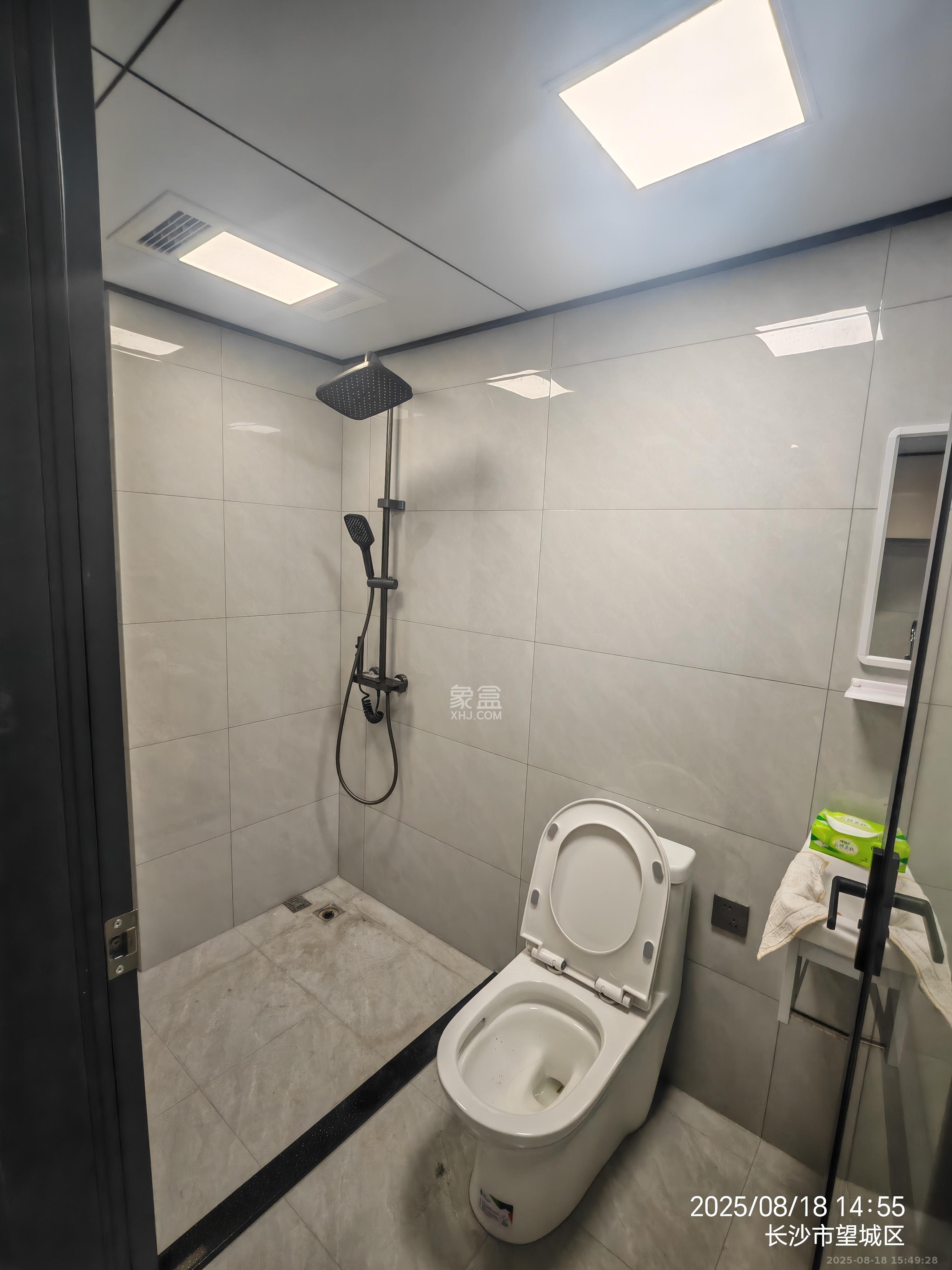 正荣财富中心 1室1厅1卫 1300.0元/月 正荣财富中心 1室1厅1卫 1300.0元/月室内图