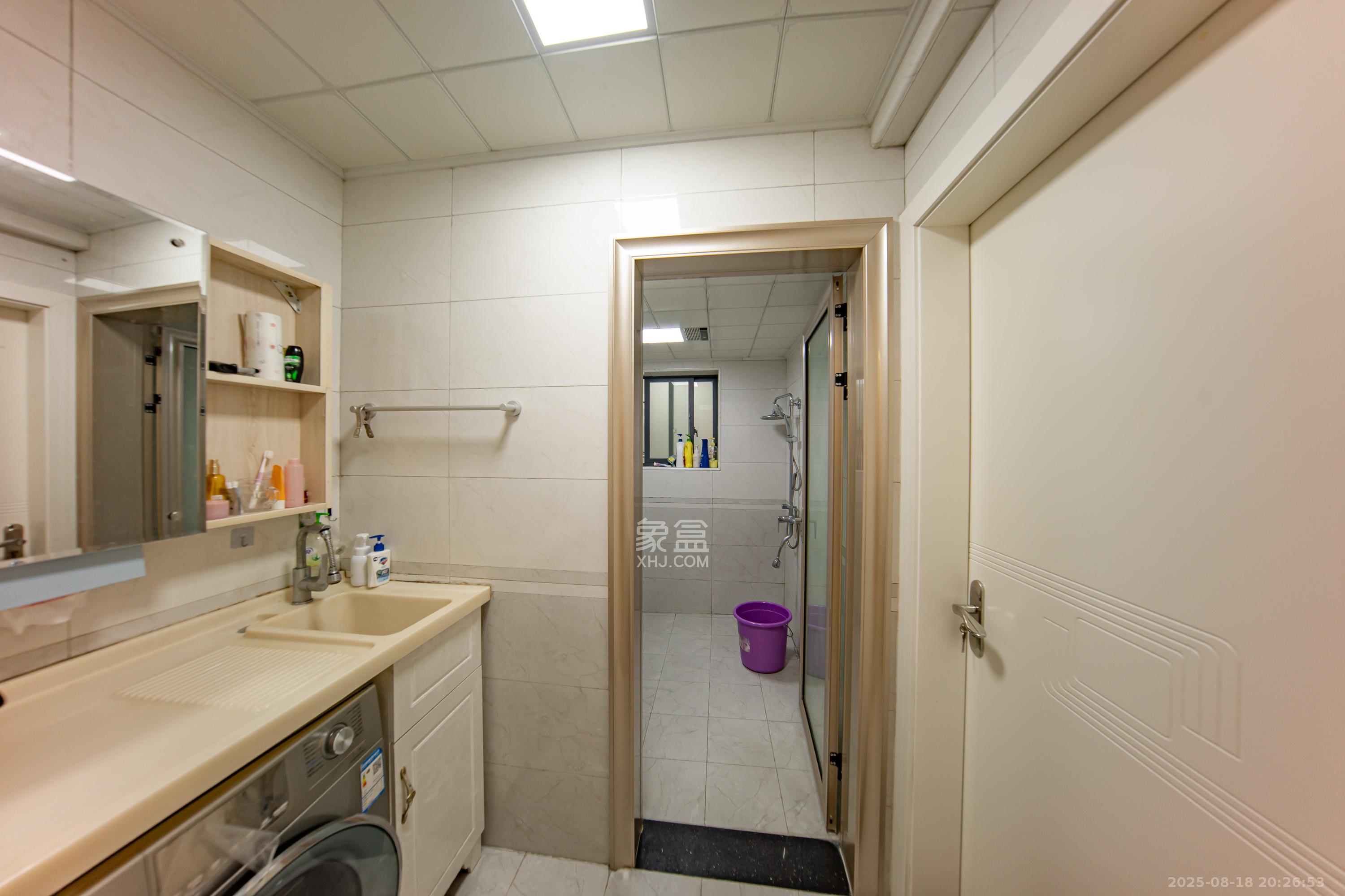 云栖谷  2室2厅1卫    53.8万卫生间