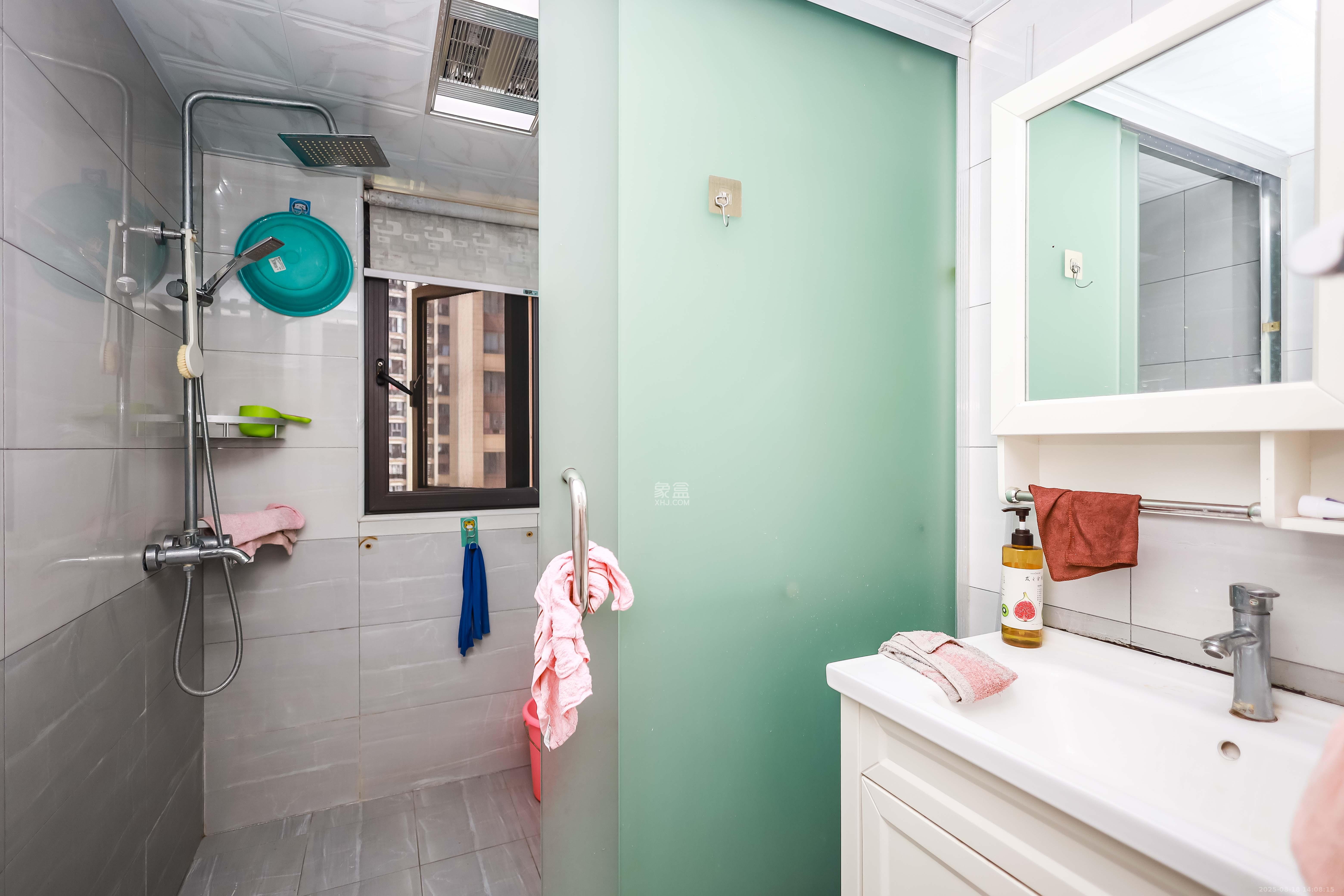 奥克斯缔壹城 4室2厅2卫 168.0万 奥克斯缔壹城 4室2厅2卫 168.0万卫生间