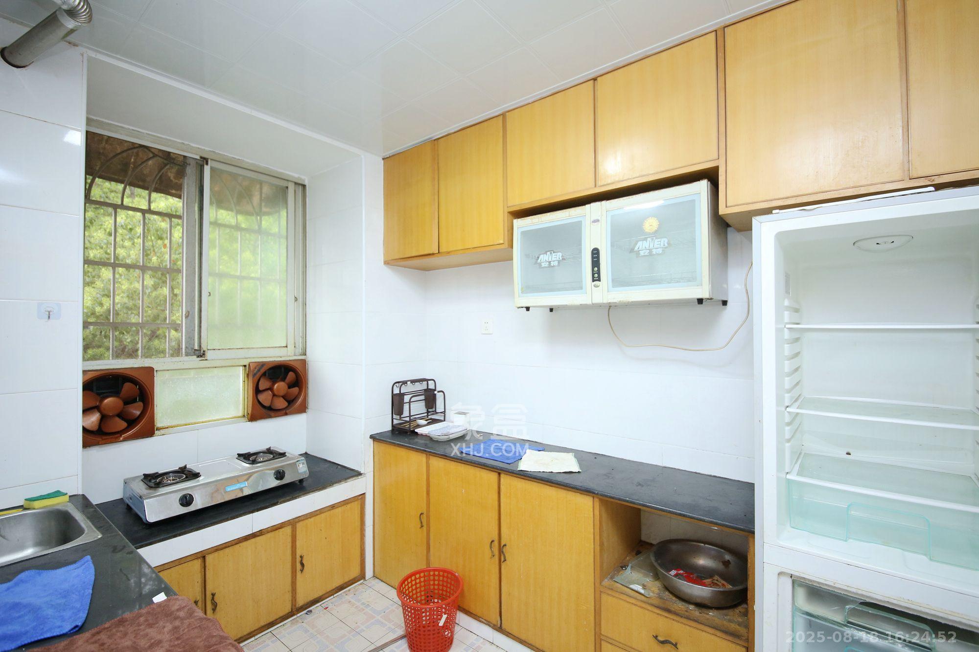 金泰小区 3室2厅1卫 1800.0元/月 金泰小区 3室2厅1卫 1800.0元/月室内图