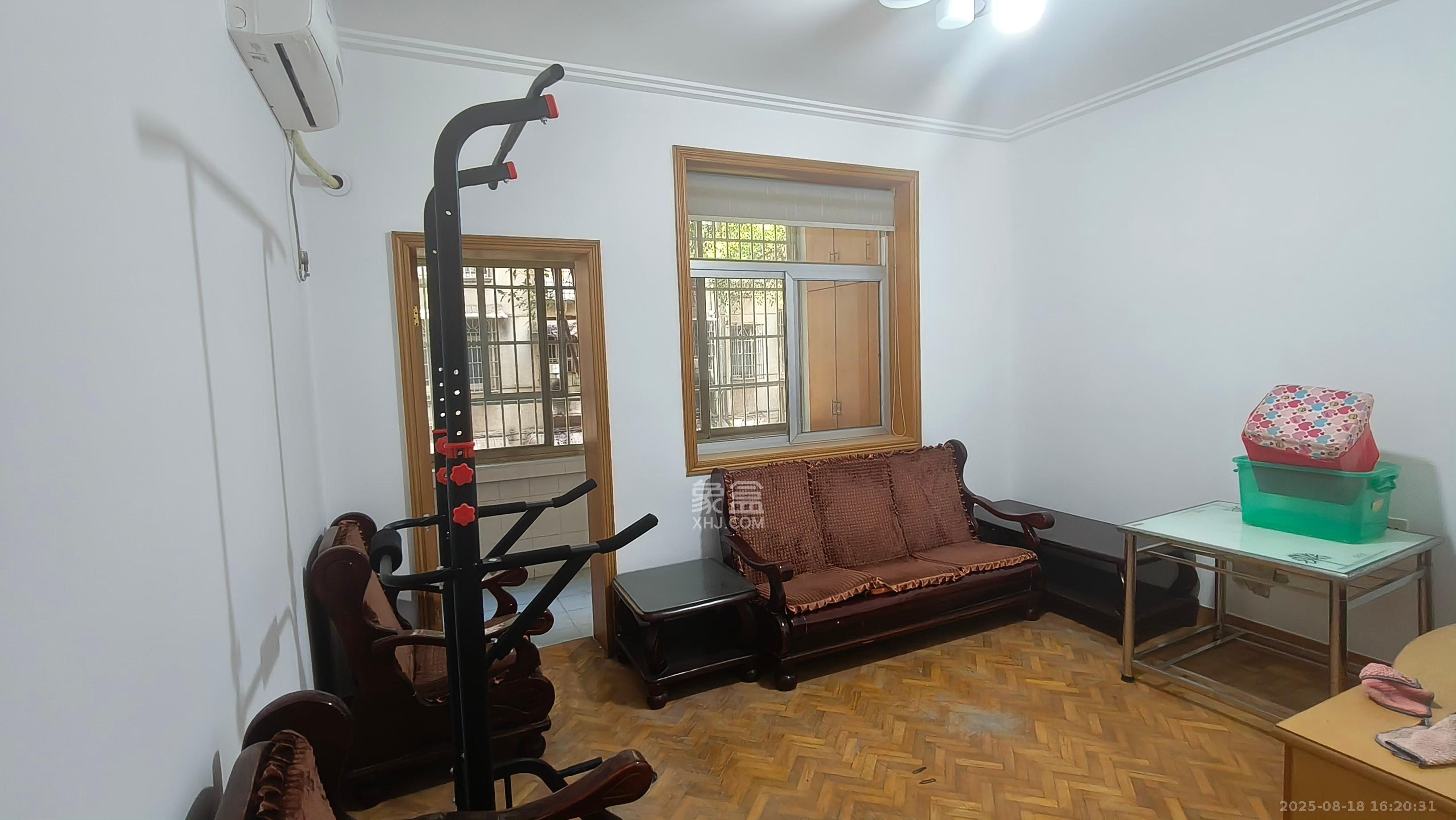 省质检局宿舍 2室2厅1卫 1600.0元/月 省质检局宿舍 2室2厅1卫 1600.0元/月室内图