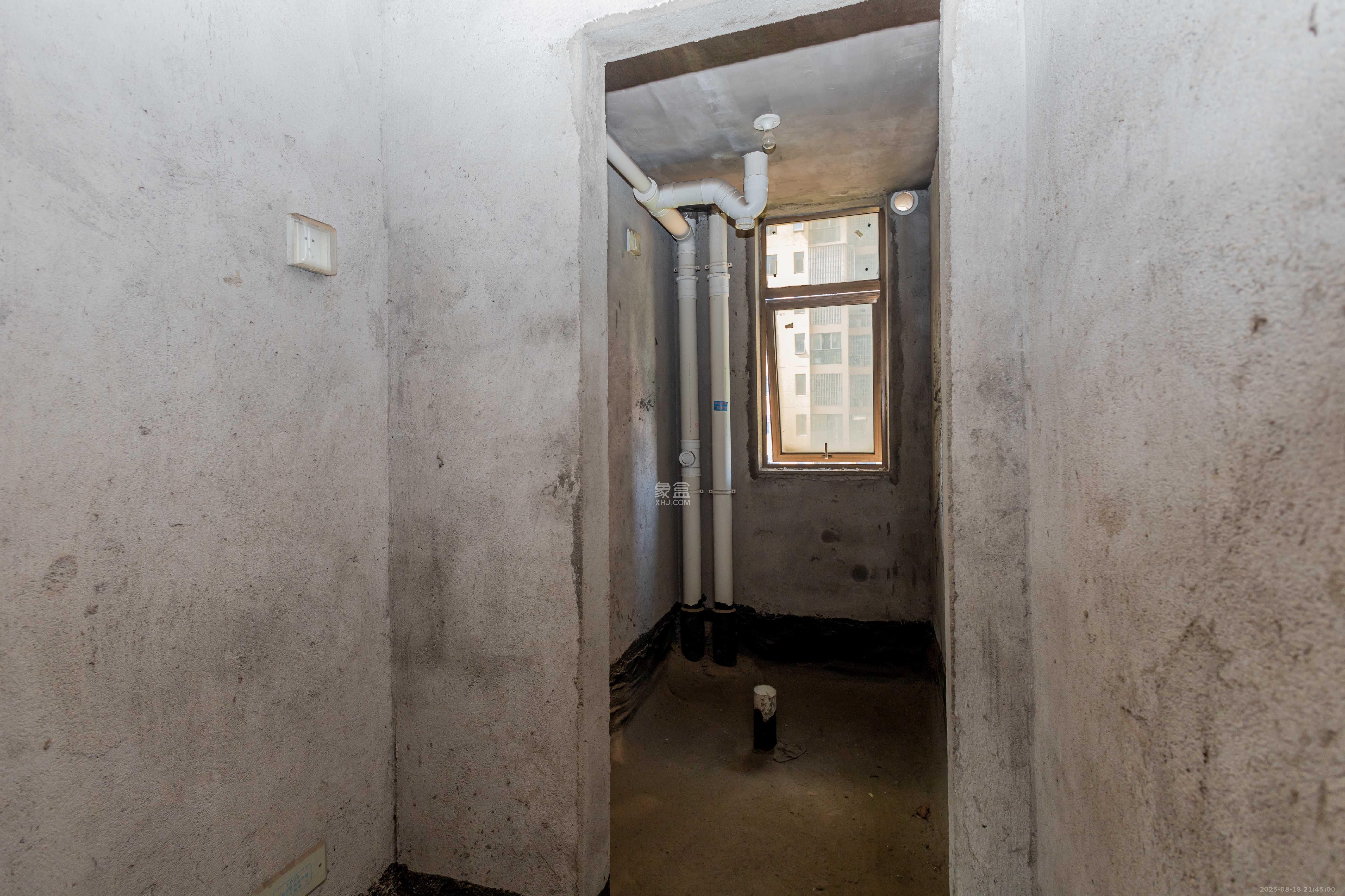 和泉嘉园 4室2厅2卫 70.0万 和泉嘉园 4室2厅2卫 70.0万卫生间