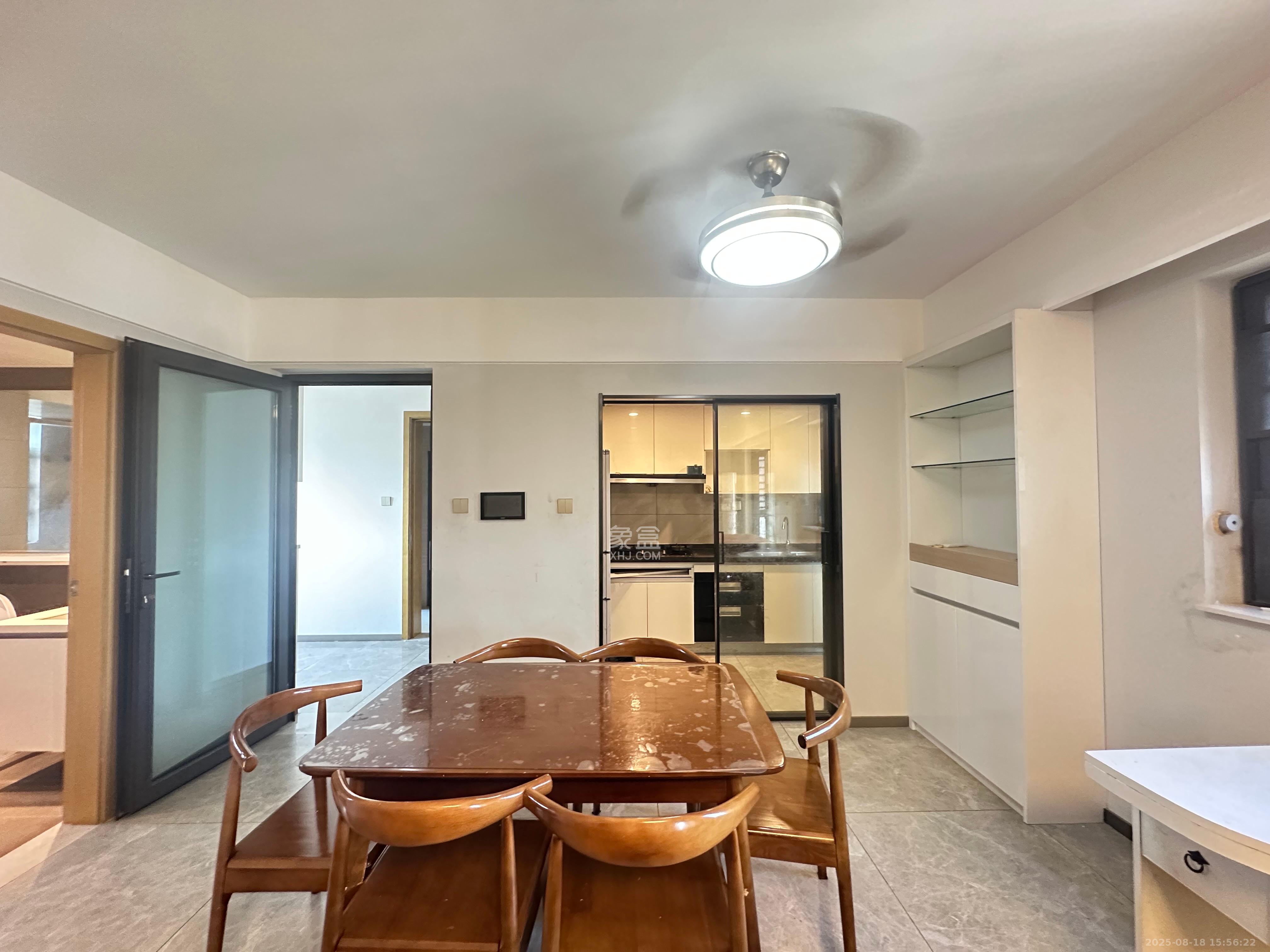 时代倾城四期  3室2厅2卫    2100.0元/月 时代倾城四期  3室2厅2卫    2100.0元/月室内图