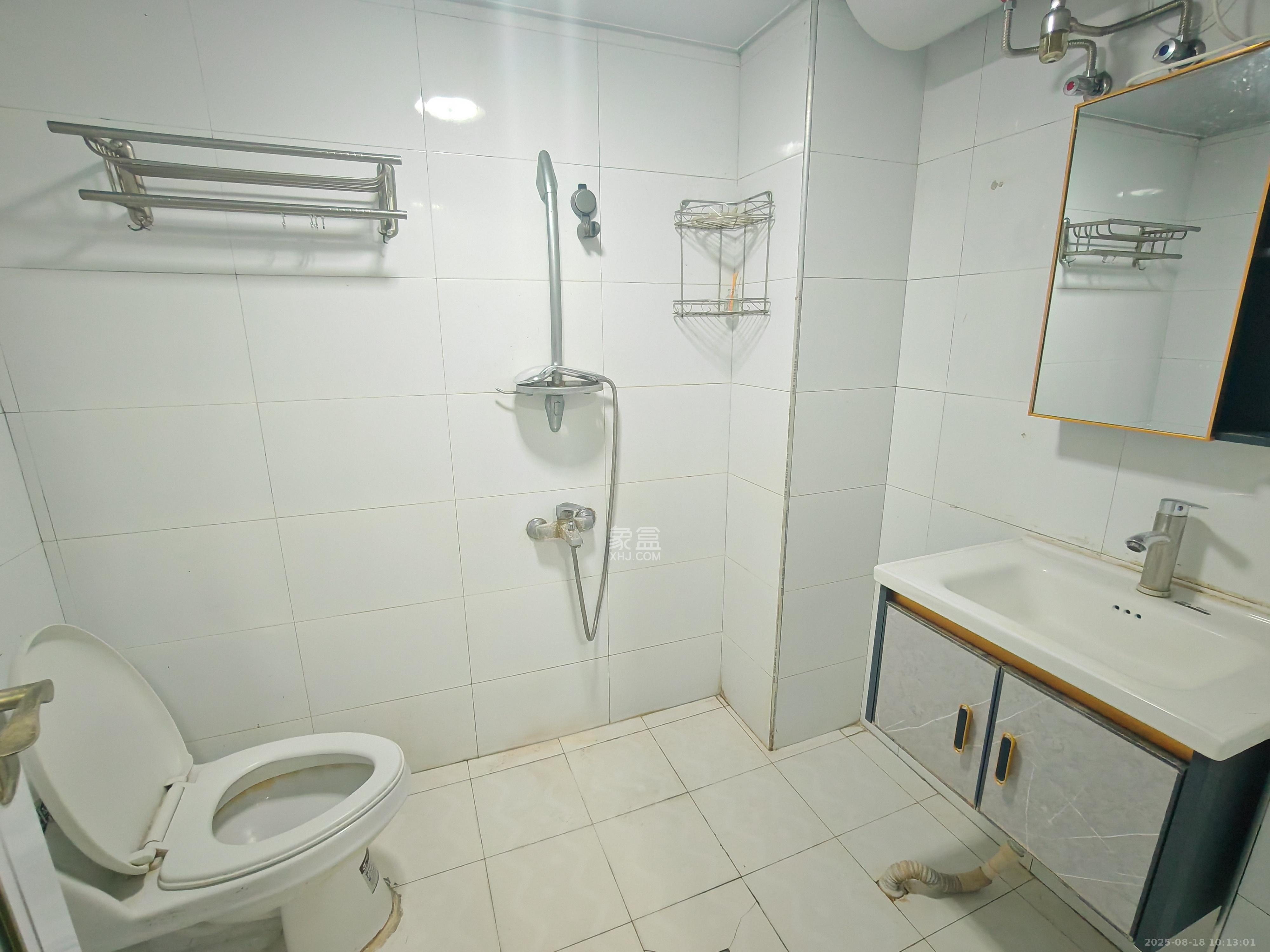 剑桥名门  1室1厅1卫    1400.0元/月 剑桥名门  1室1厅1卫    1400.0元/月室内图