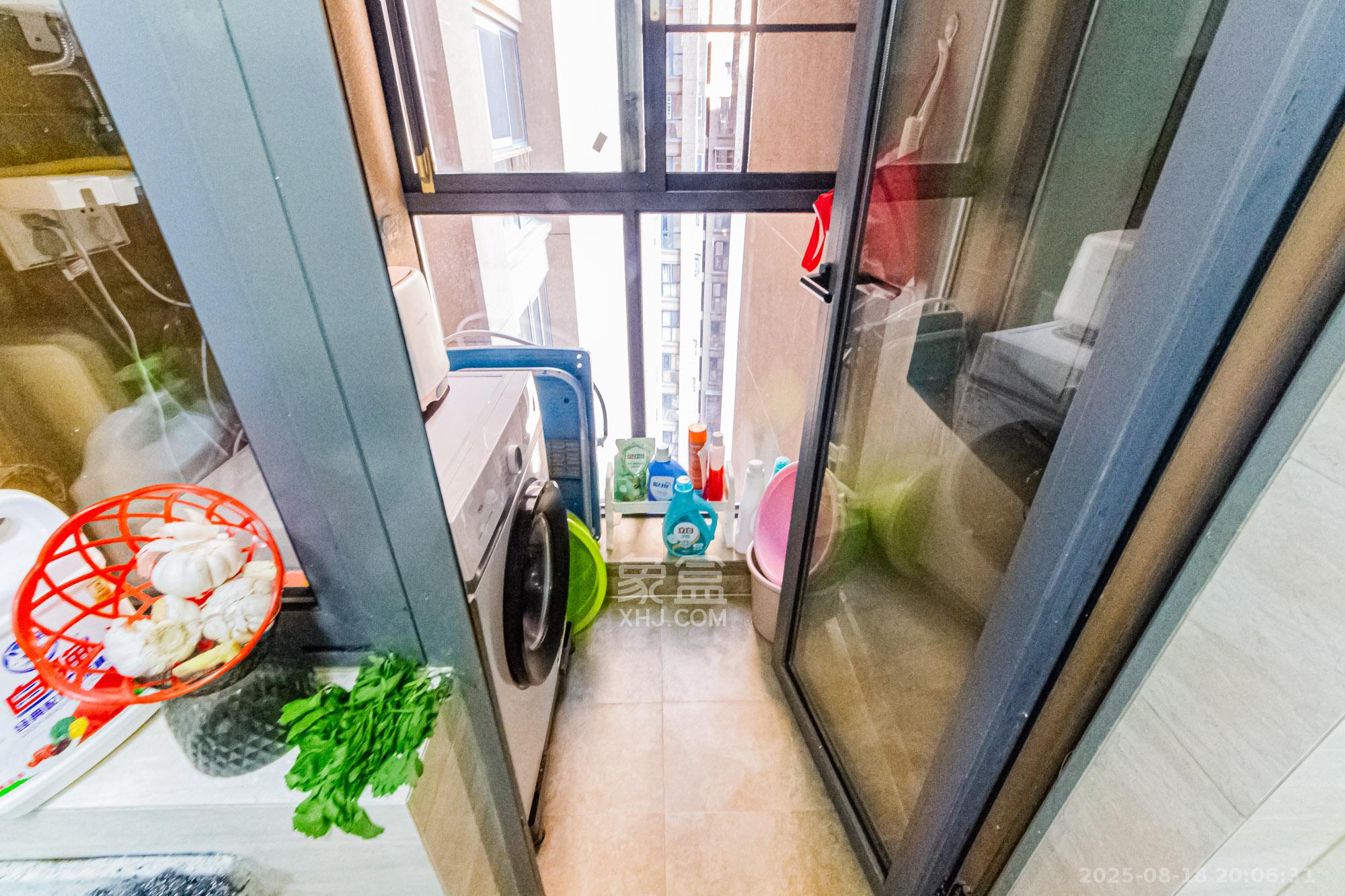 珠江郦城公园1号 3室2厅1卫 99.0万 珠江郦城公园1号 3室2厅1卫 99.0万阳台