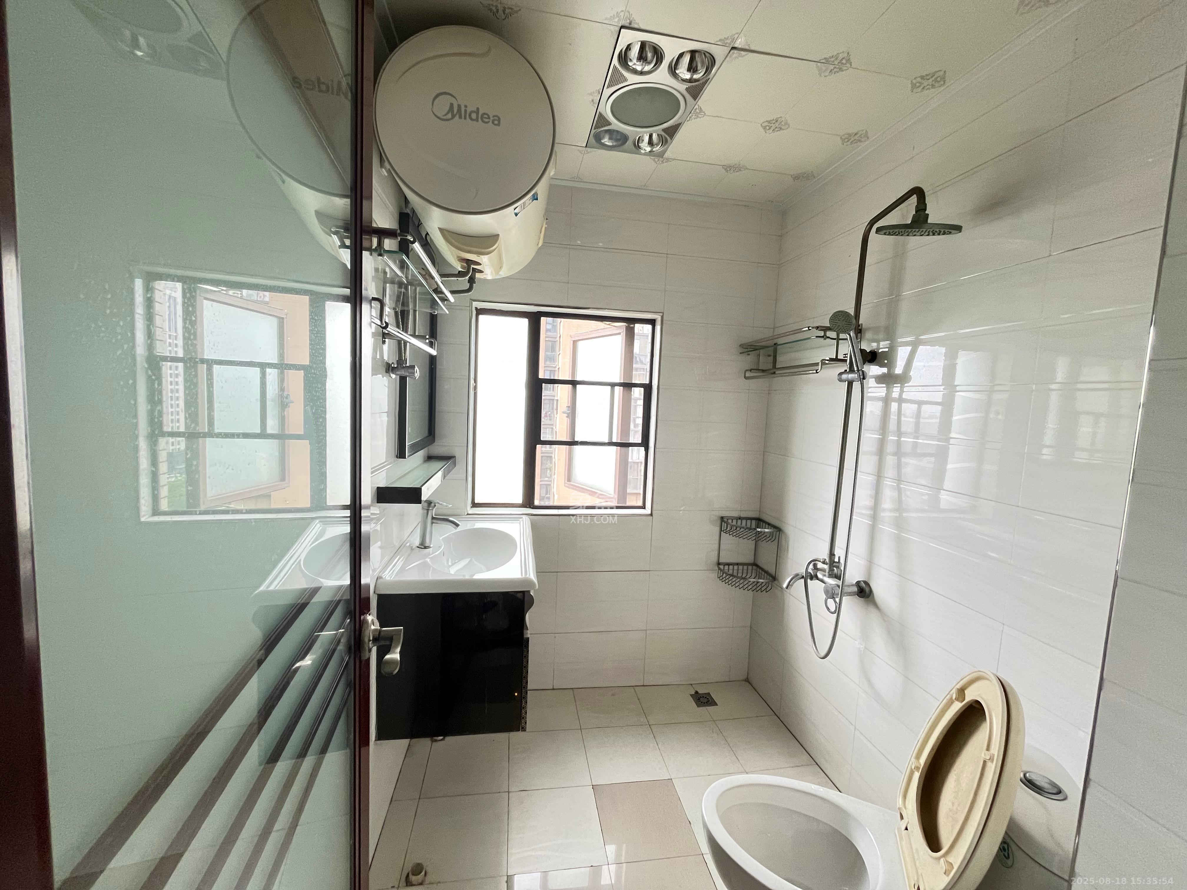 高信向日葵 3室2厅1卫 2600.0元/月 高信向日葵 3室2厅1卫 2600.0元/月室内图