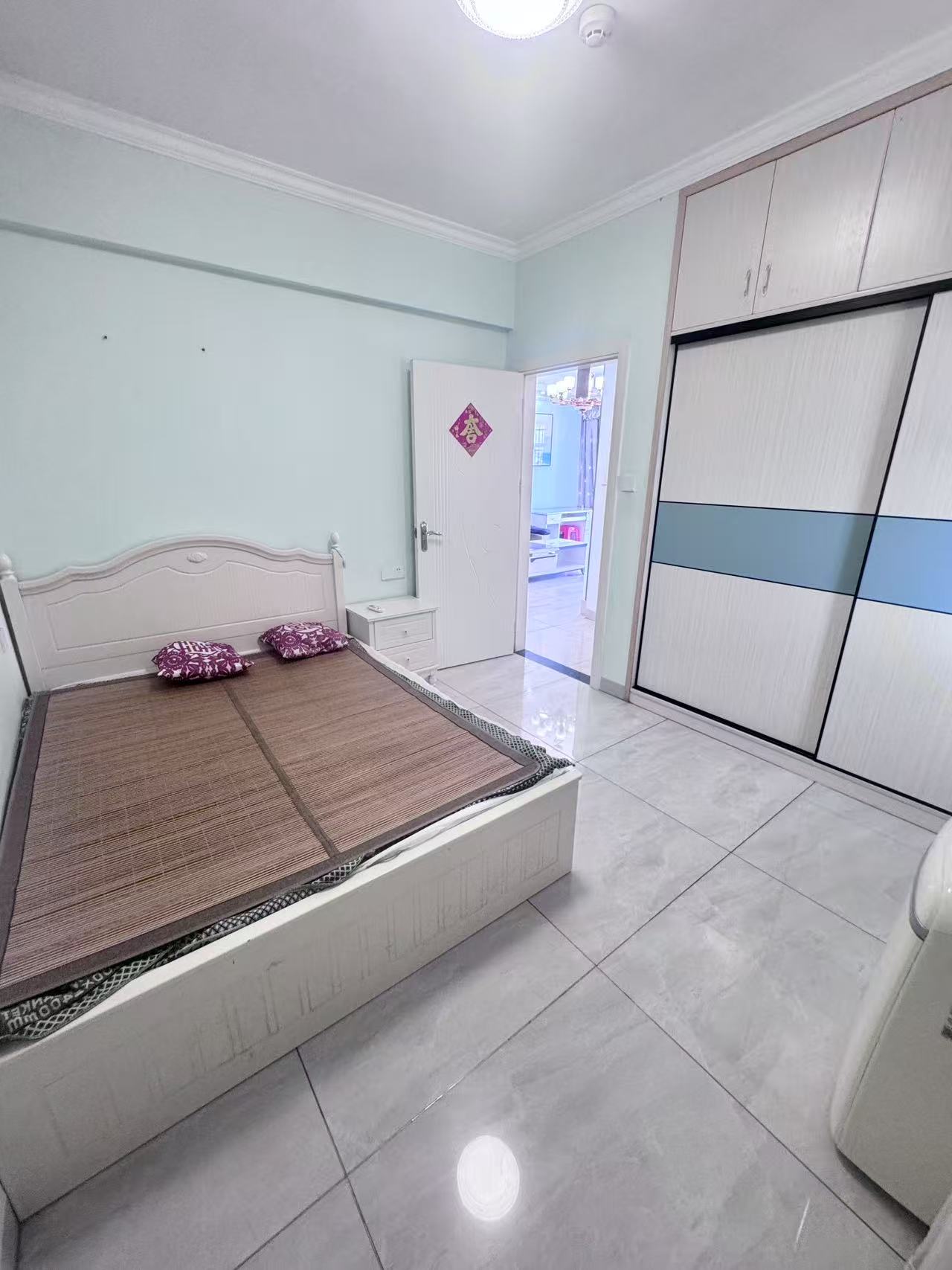 鸿信公寓 2室2厅1卫 2000.00元/月 鸿信公寓 2室2厅1卫 2000.00元/月室内图