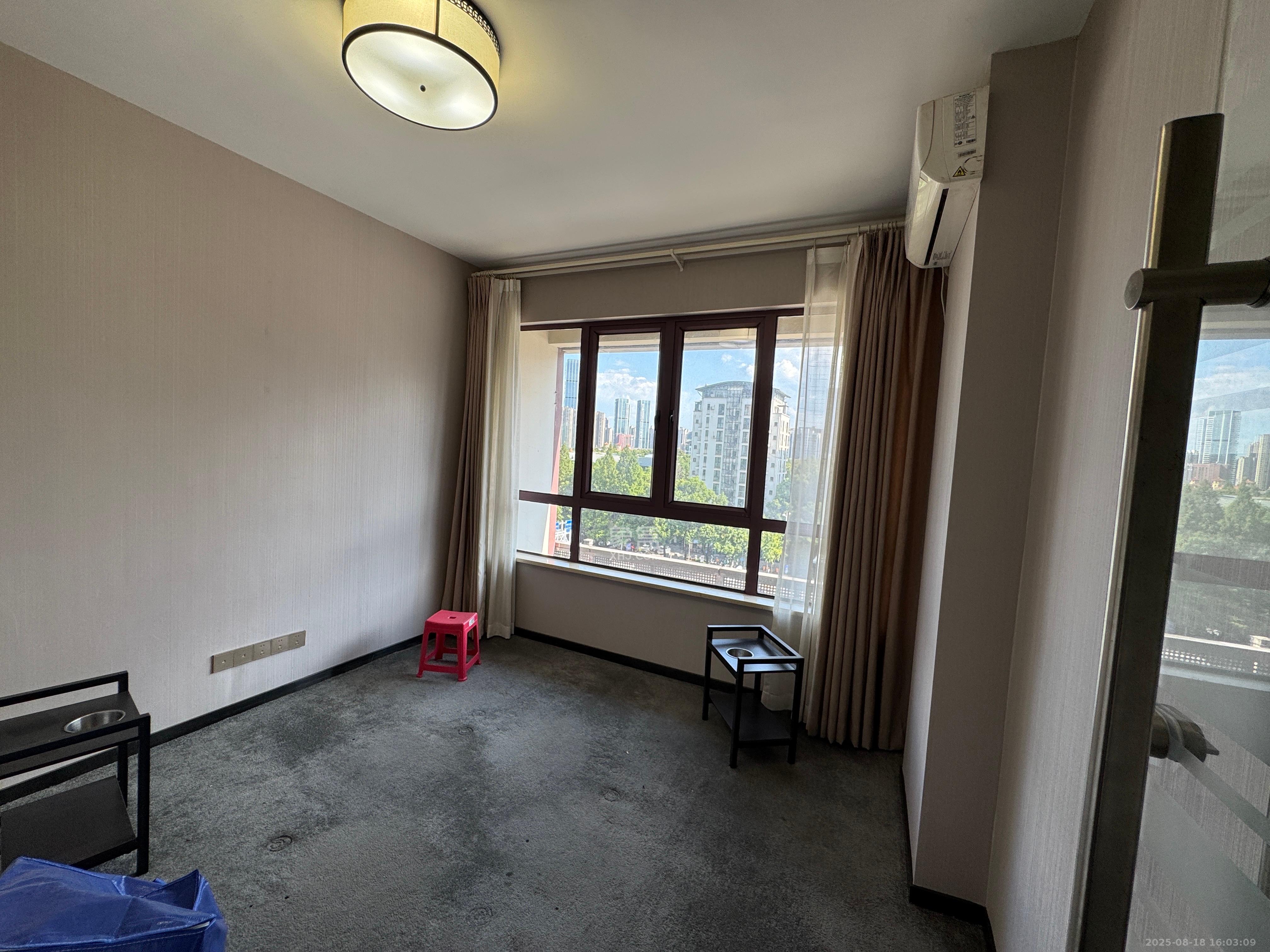 中惠锦堂  5室1厅1卫   8600.00元/月室内图