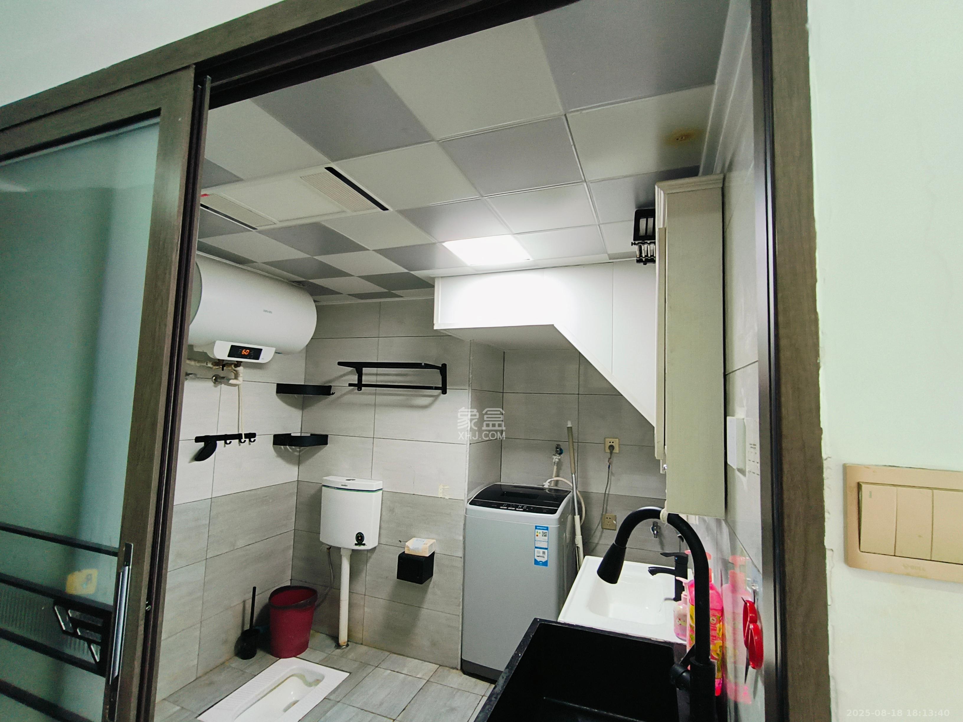 东方美地 2室1厅1卫 1700.0元/月 东方美地 2室1厅1卫 1700.0元/月室内图