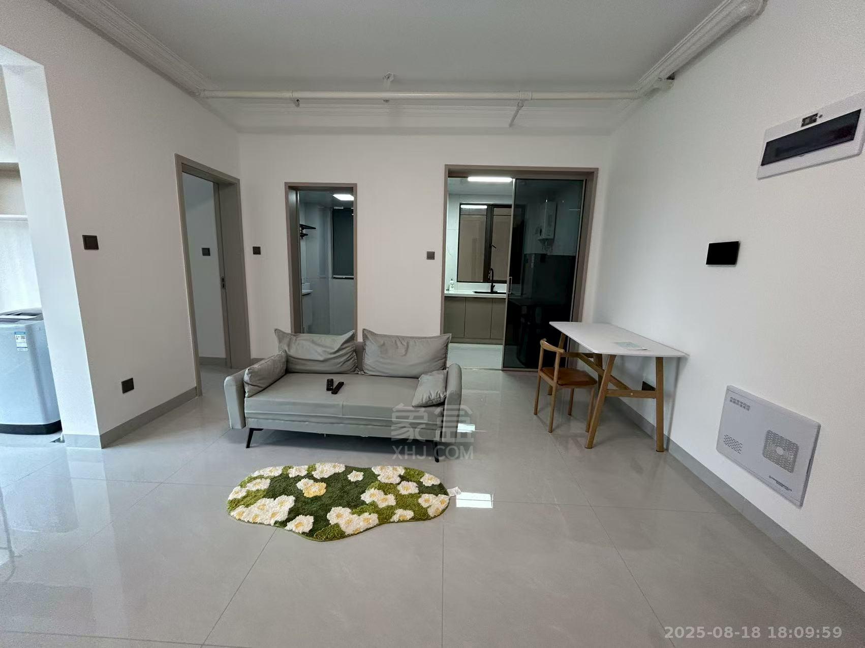 华晨神农湾 1室1厅1卫 2100.0元/月 华晨神农湾 1室1厅1卫 2100.0元/月室内图