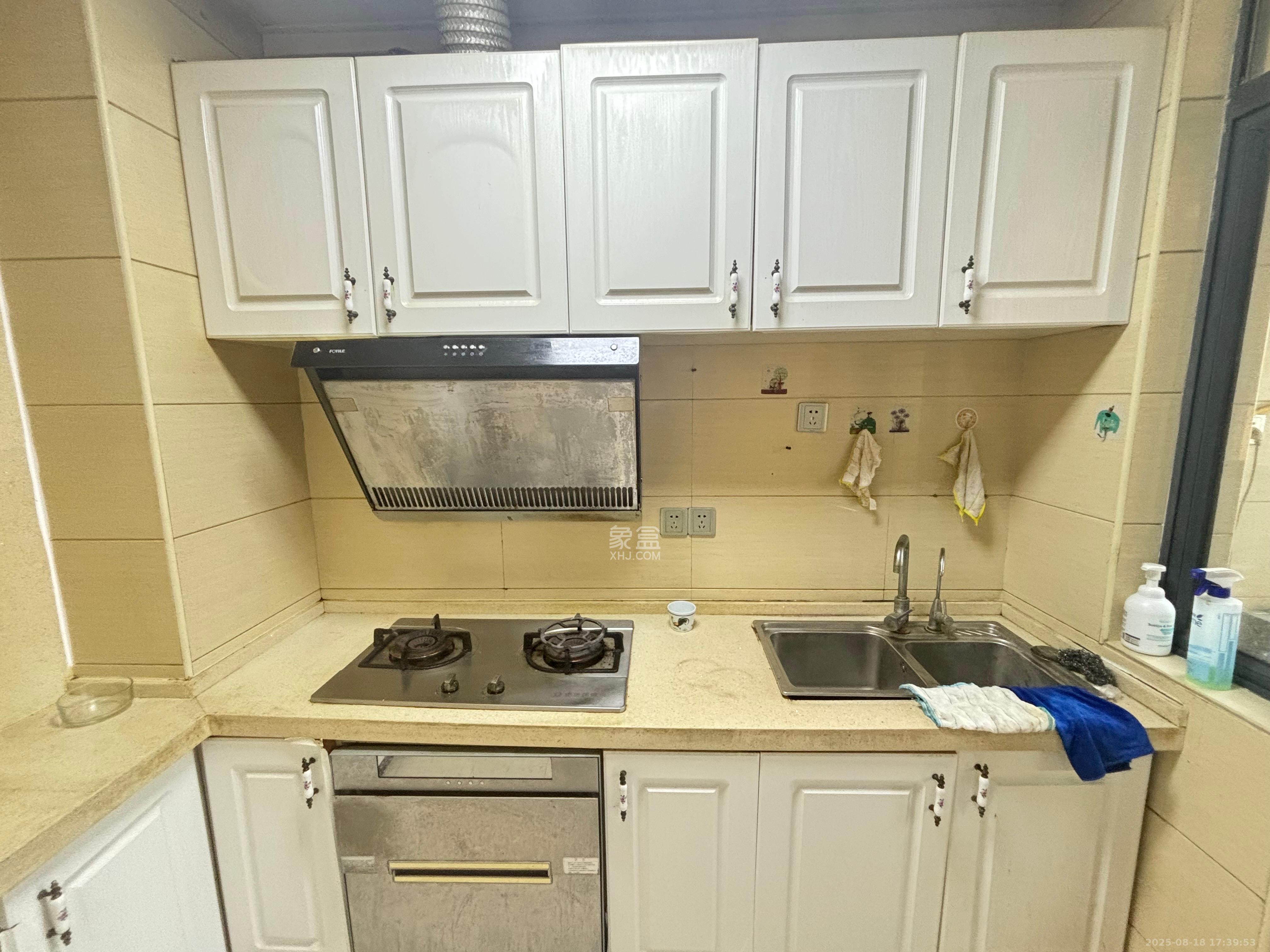 青园 3室2厅1卫 2400.0元/月 青园 3室2厅1卫 2400.0元/月室内图