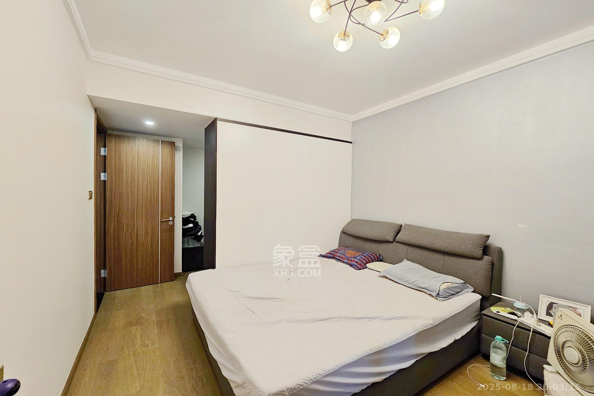 阳光城尚东湾蓝莓苑  4室2厅2卫    135.0万 阳光城尚东湾蓝莓苑  4室2厅2卫    135.0万卧室