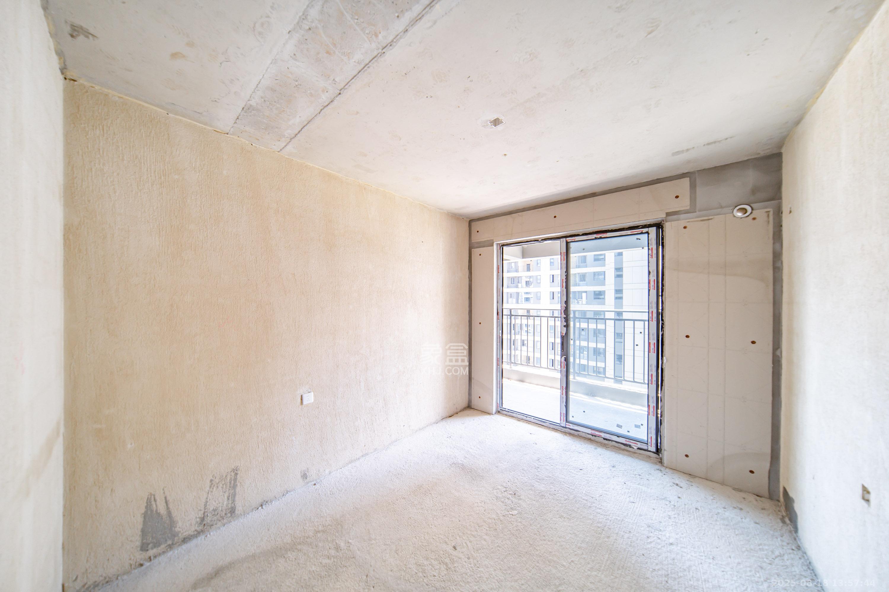 城发恒伟洋湖映2009 4室2厅2卫 176.0万 城发恒伟洋湖映2009 4室2厅2卫 176.0万卧室