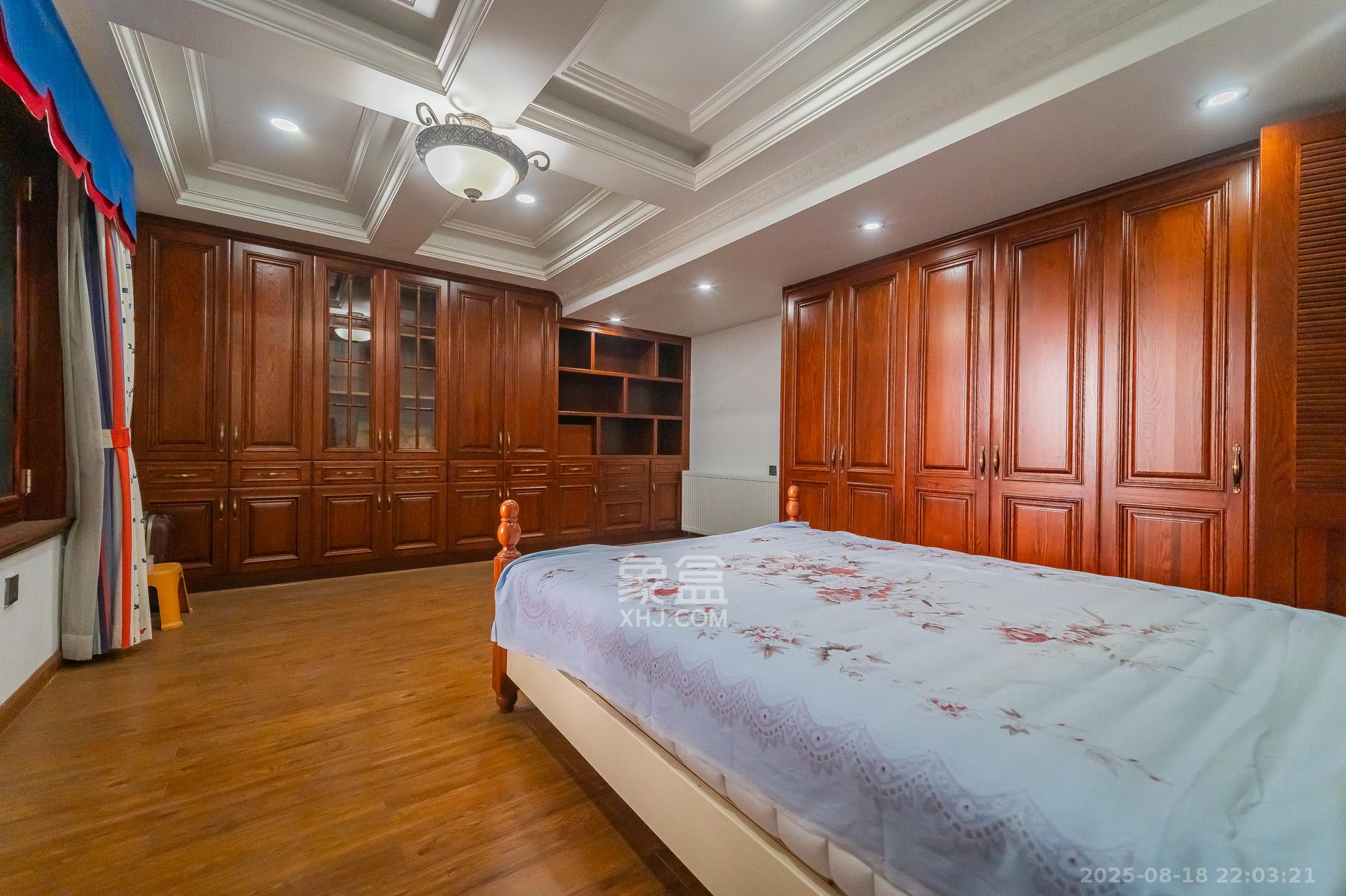 海伦春天  5室2厅3卫    288.0万 海伦春天  5室2厅3卫    288.0万卧室