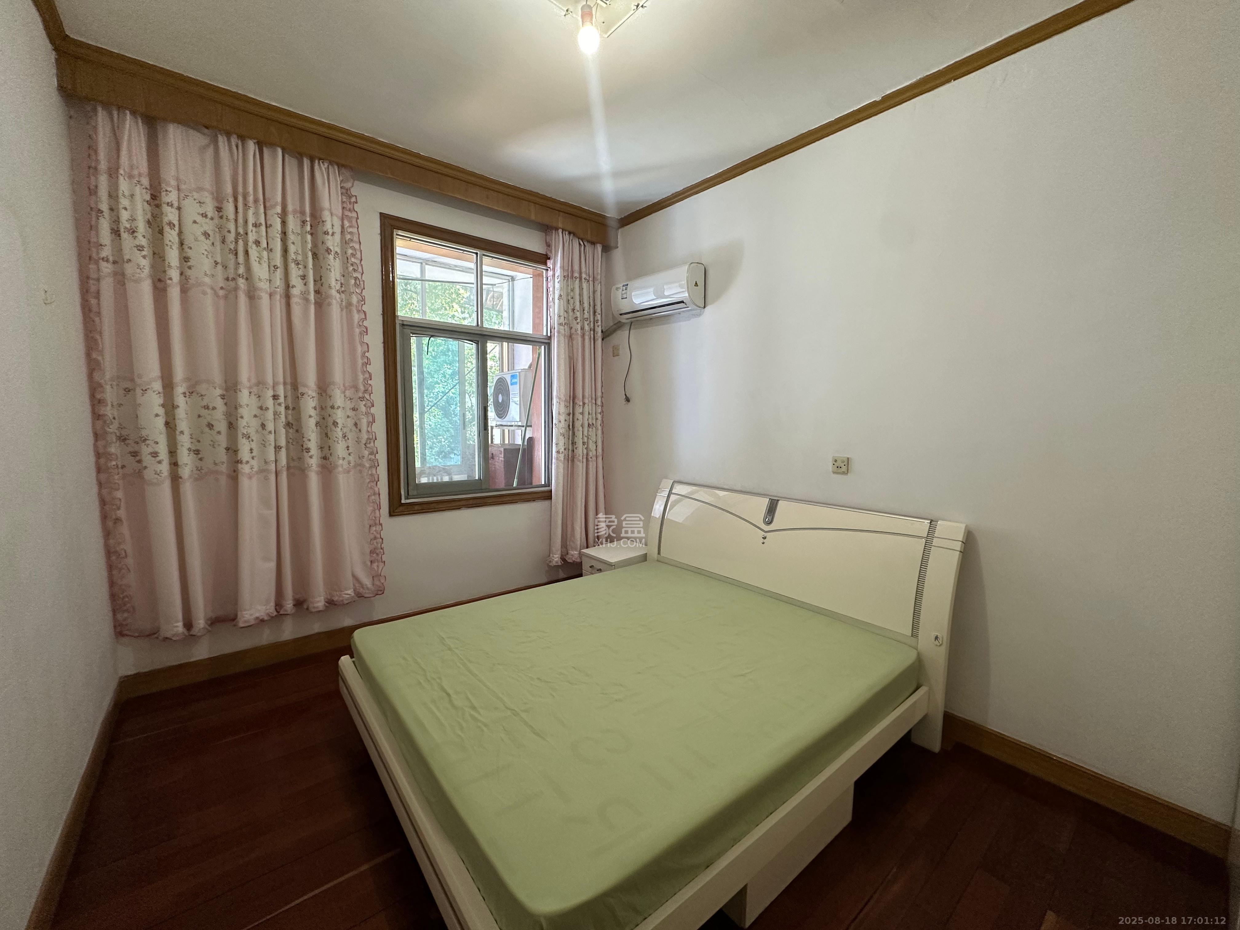 湘农桥社区  3室1厅1卫    1700.0元/月室内图