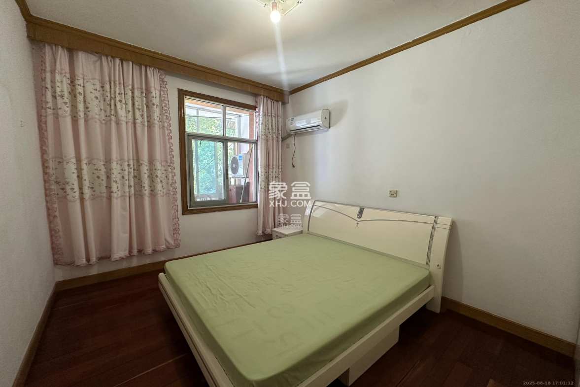 湘农桥社区 3室1厅1卫 1700.0元/月 湘农桥社区 3室1厅1卫 1700.0元/月室内图