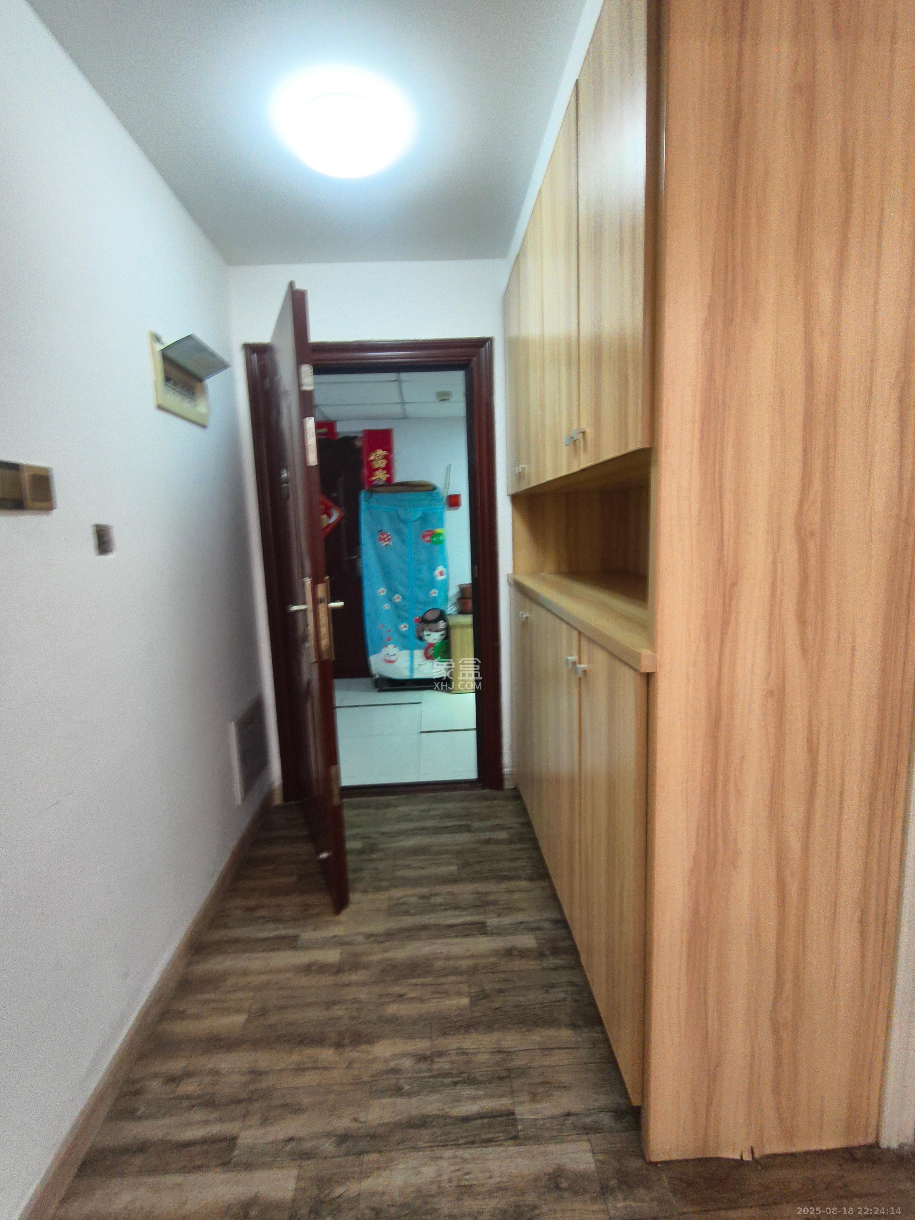 中欣楚天雅郡  1室1厅1卫    1100.0元/月 中欣楚天雅郡  1室1厅1卫    1100.0元/月室内图