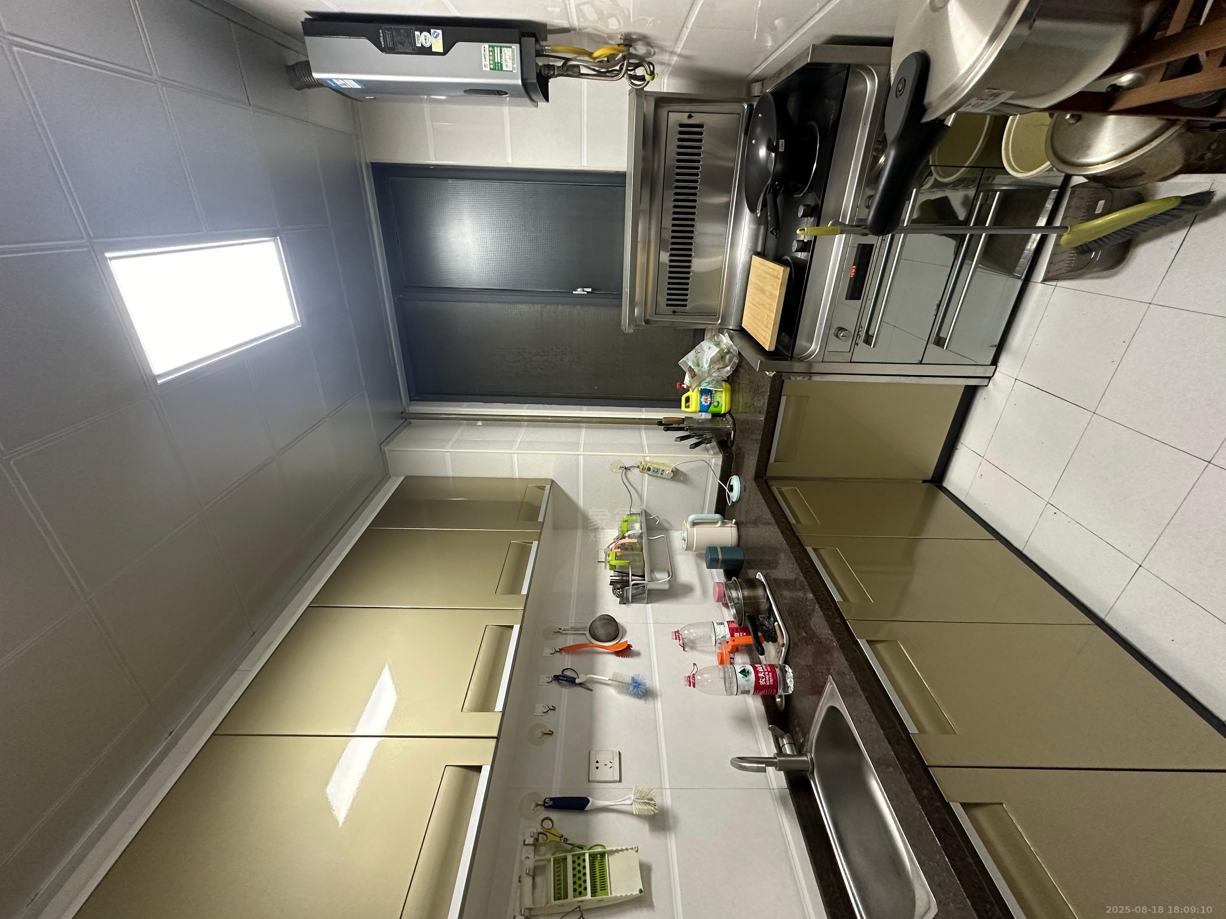 城市风景  2室2厅1卫   2200.00元/月室内图