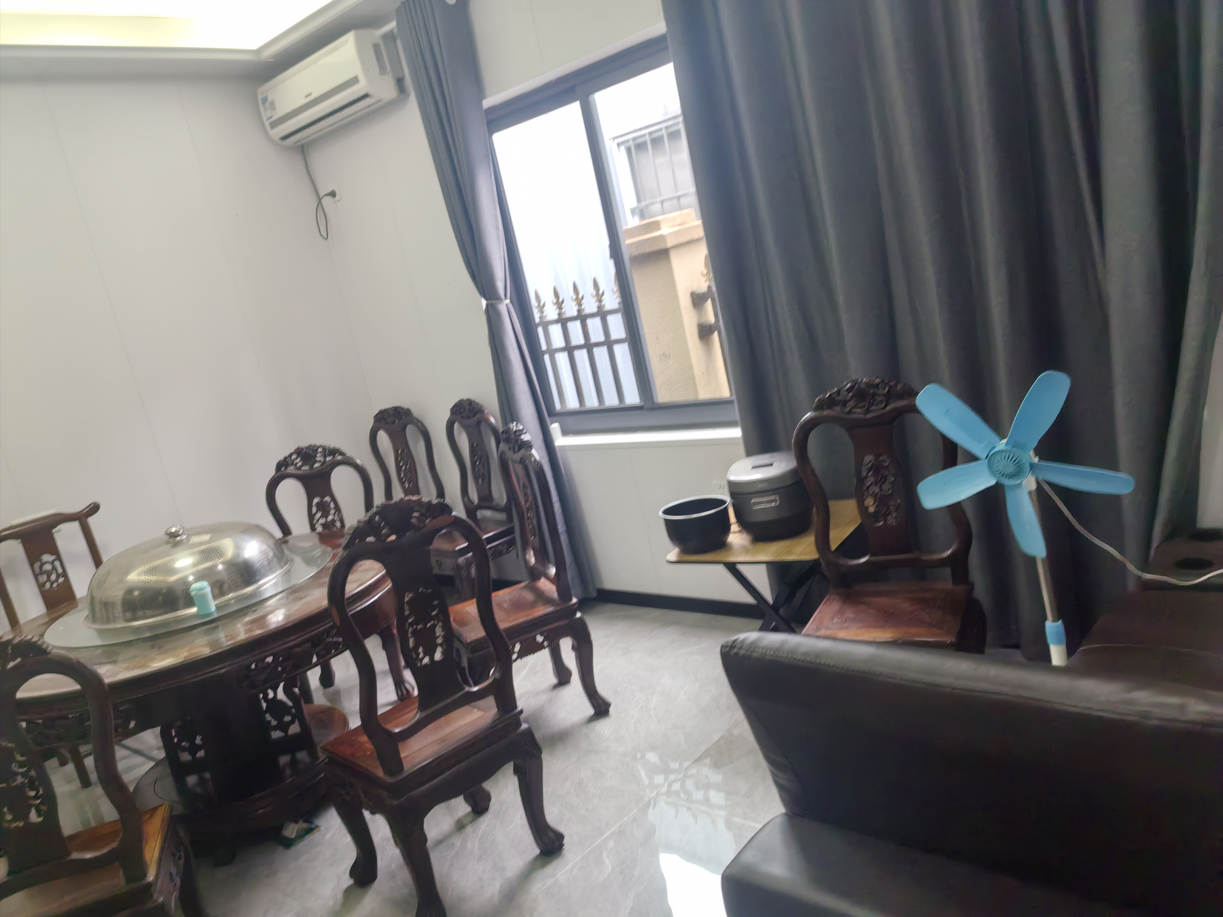 西湾别墅 8室3厅2卫 20000.0元/月 西湾别墅 8室3厅2卫 20000.0元/月室内图