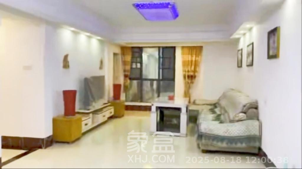 悦湖山  4室2厅2卫    2500.0元/月室内图