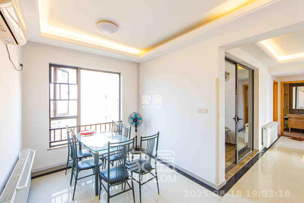 珠江郦城薰衣道 3室2厅1卫 2200.0元/月 珠江郦城薰衣道 3室2厅1卫 2200.0元/月室内图