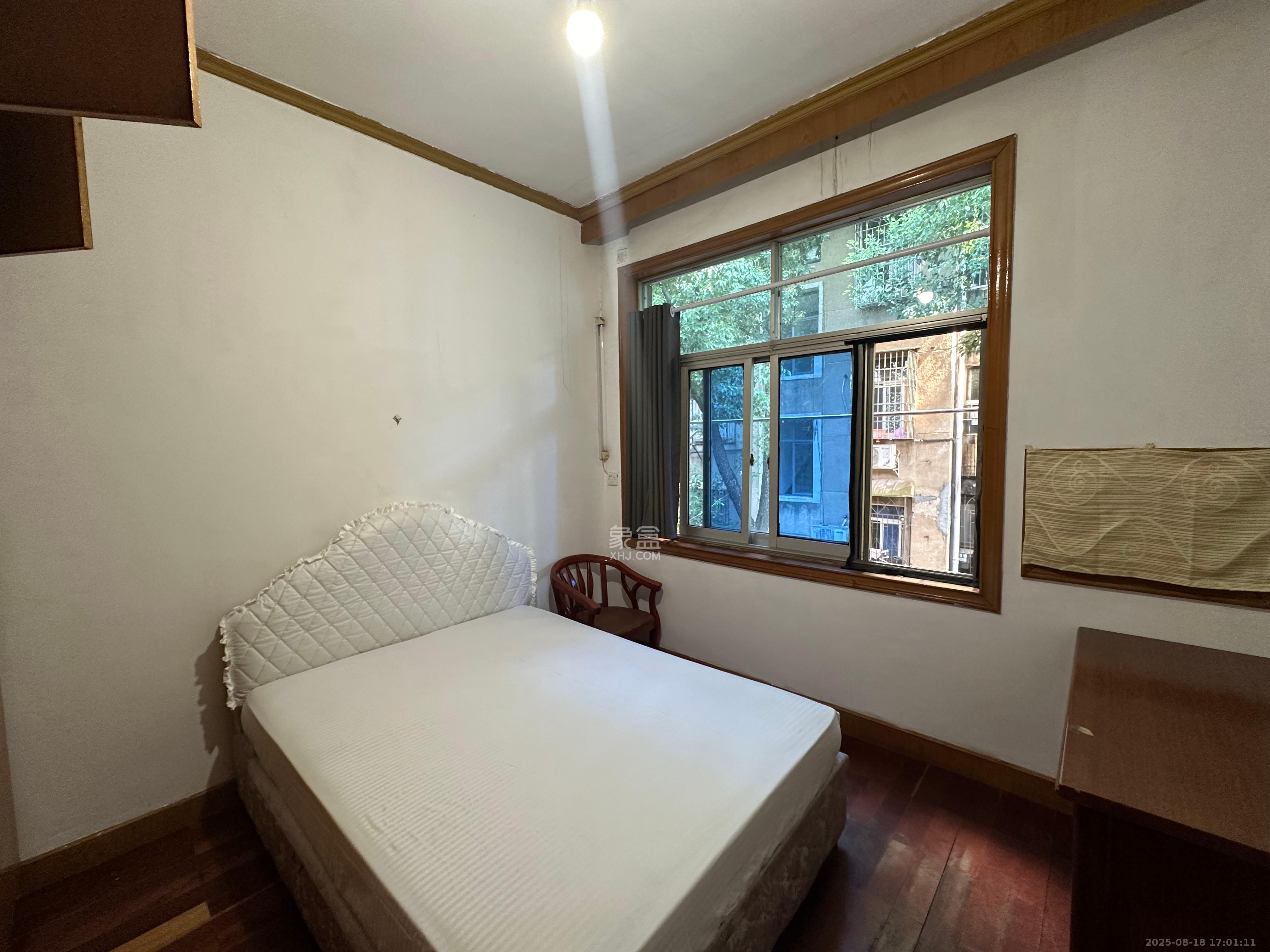 湘农桥社区  3室1厅1卫    1700.0元/月室内图