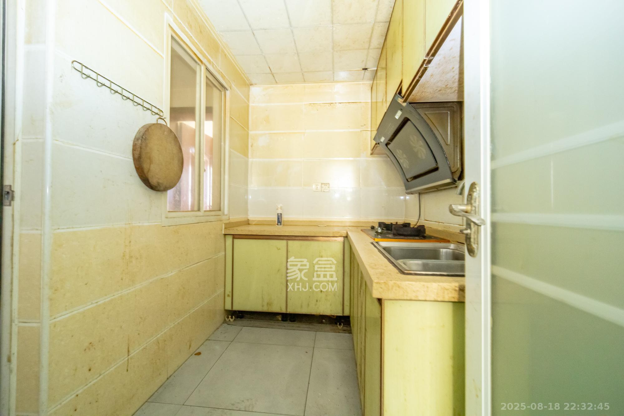 星沙一区  8室5厅5卫   115.00万厨房